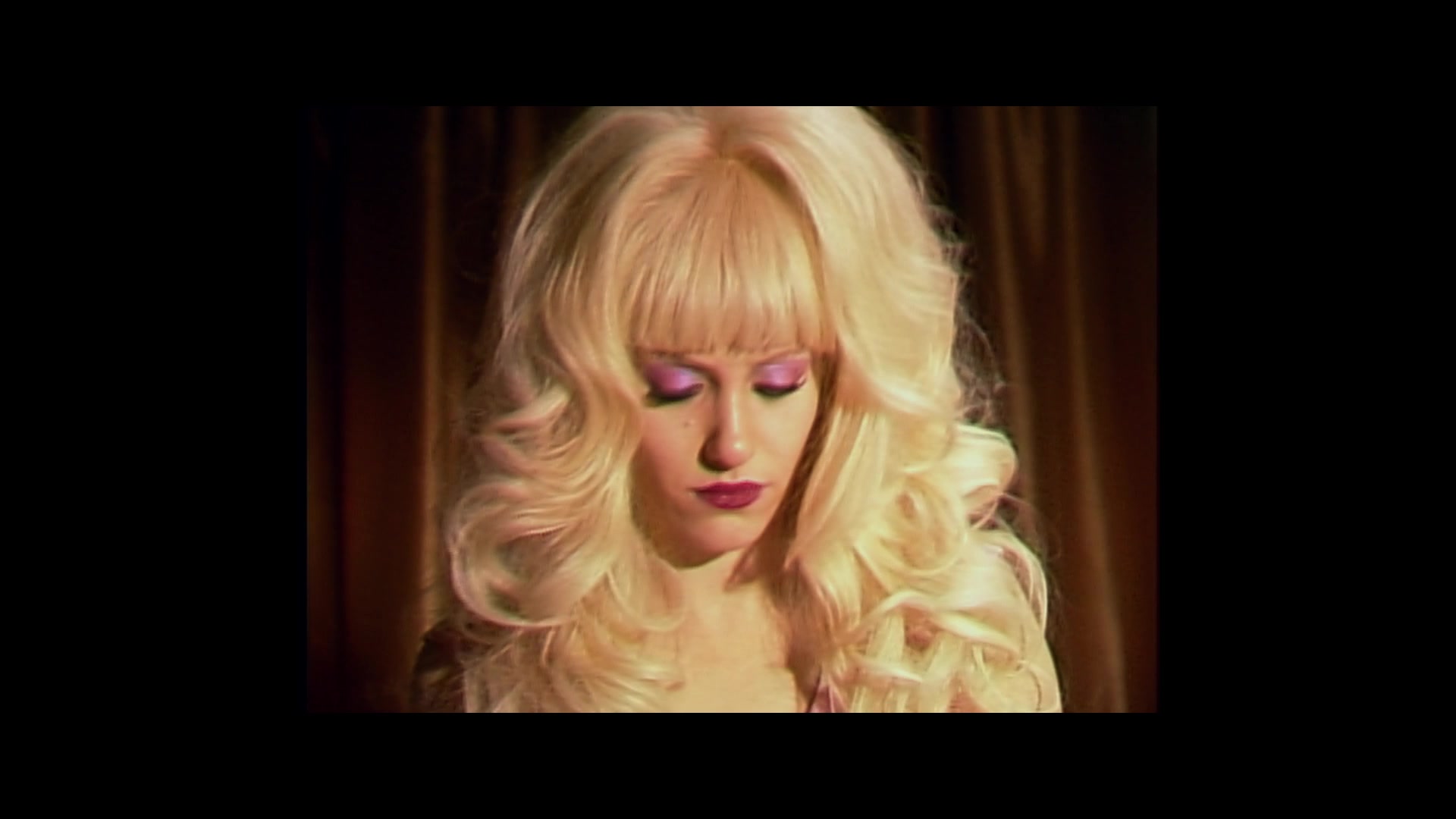 Angelyne_S01E02_Gods_and_Fairies_1080p_ERW_003206.jpg