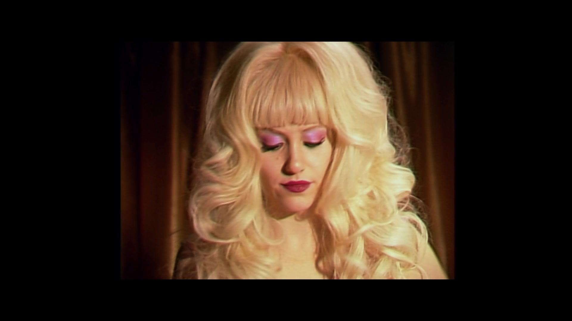 Angelyne_S01E02_Gods_and_Fairies_1080p_ERW_003207.jpg