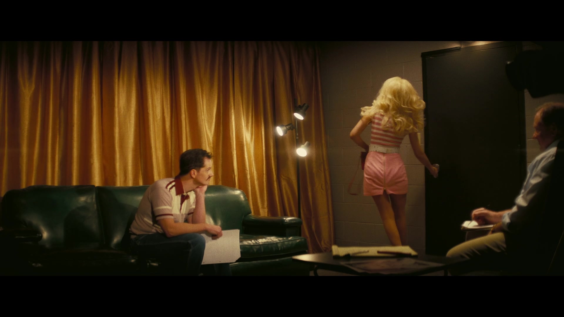 Angelyne_S01E02_Gods_and_Fairies_1080p_ERW_003391.jpg