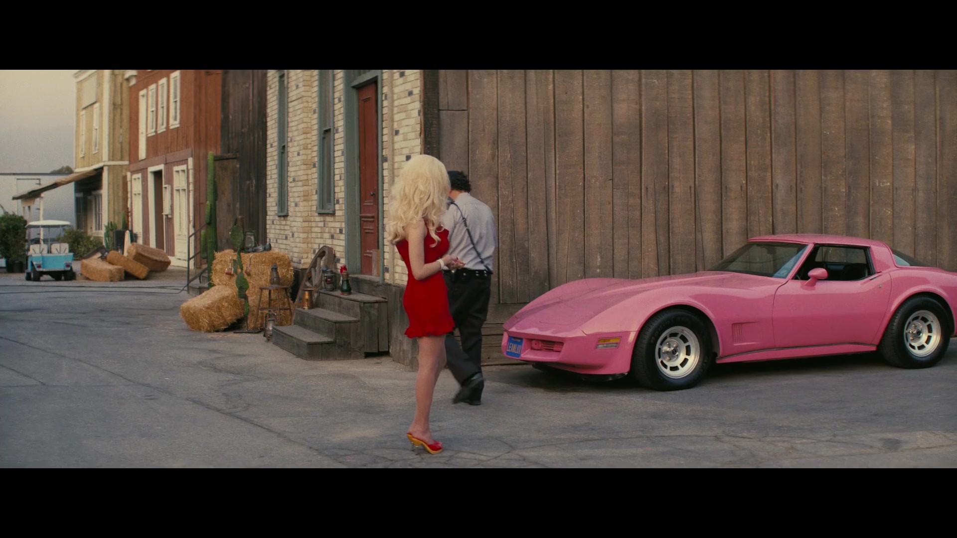 Angelyne_S01E02_Gods_and_Fairies_1080p_ERW_004217.jpg