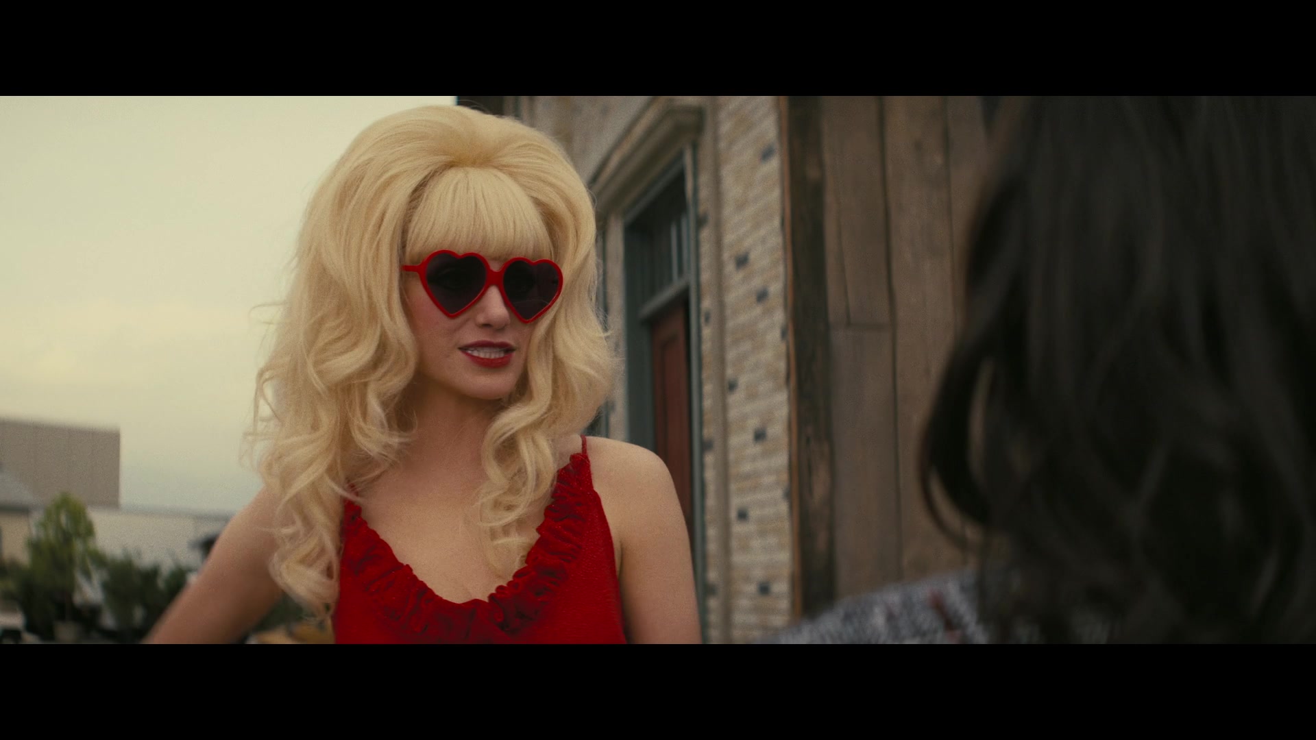 Angelyne_S01E02_Gods_and_Fairies_1080p_ERW_004262.jpg