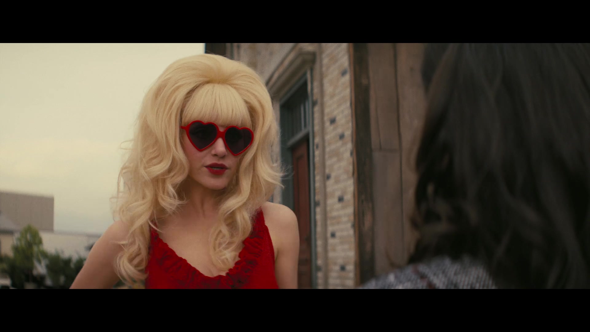Angelyne_S01E02_Gods_and_Fairies_1080p_ERW_004283.jpg