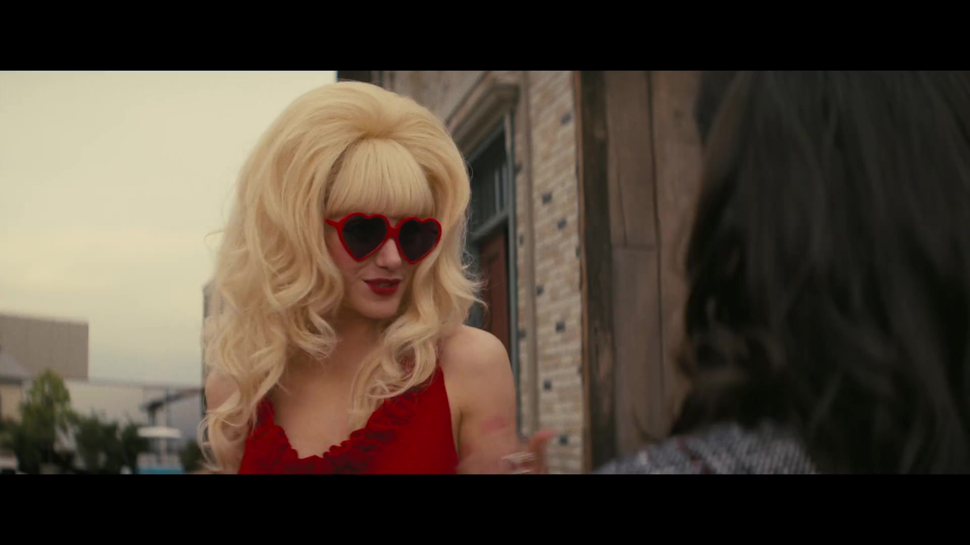 Angelyne_S01E02_Gods_and_Fairies_1080p_ERW_004287.jpg