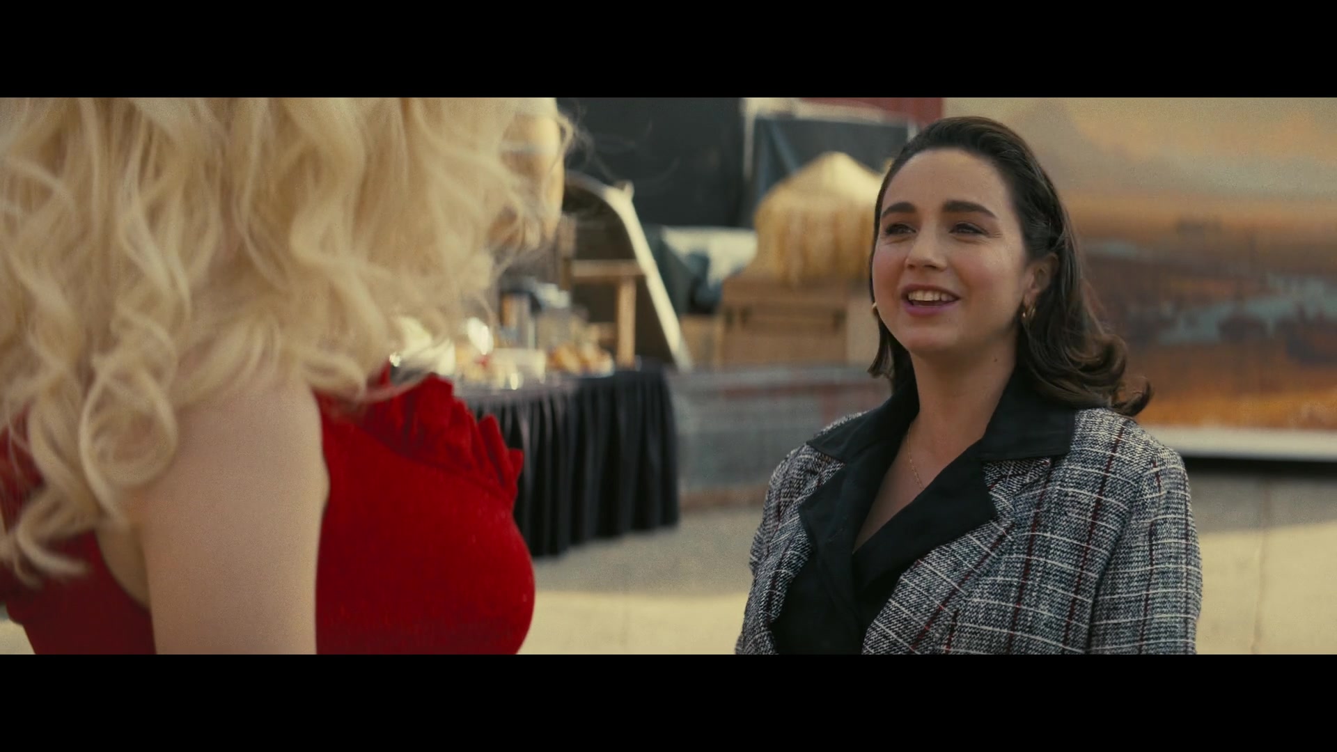 Angelyne_S01E02_Gods_and_Fairies_1080p_ERW_004337.jpg