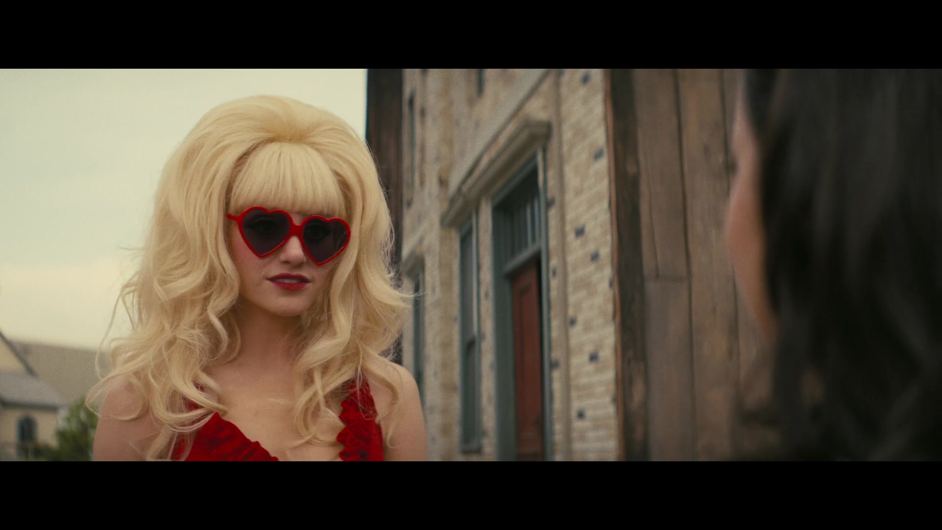 Angelyne_S01E02_Gods_and_Fairies_1080p_ERW_004371.jpg