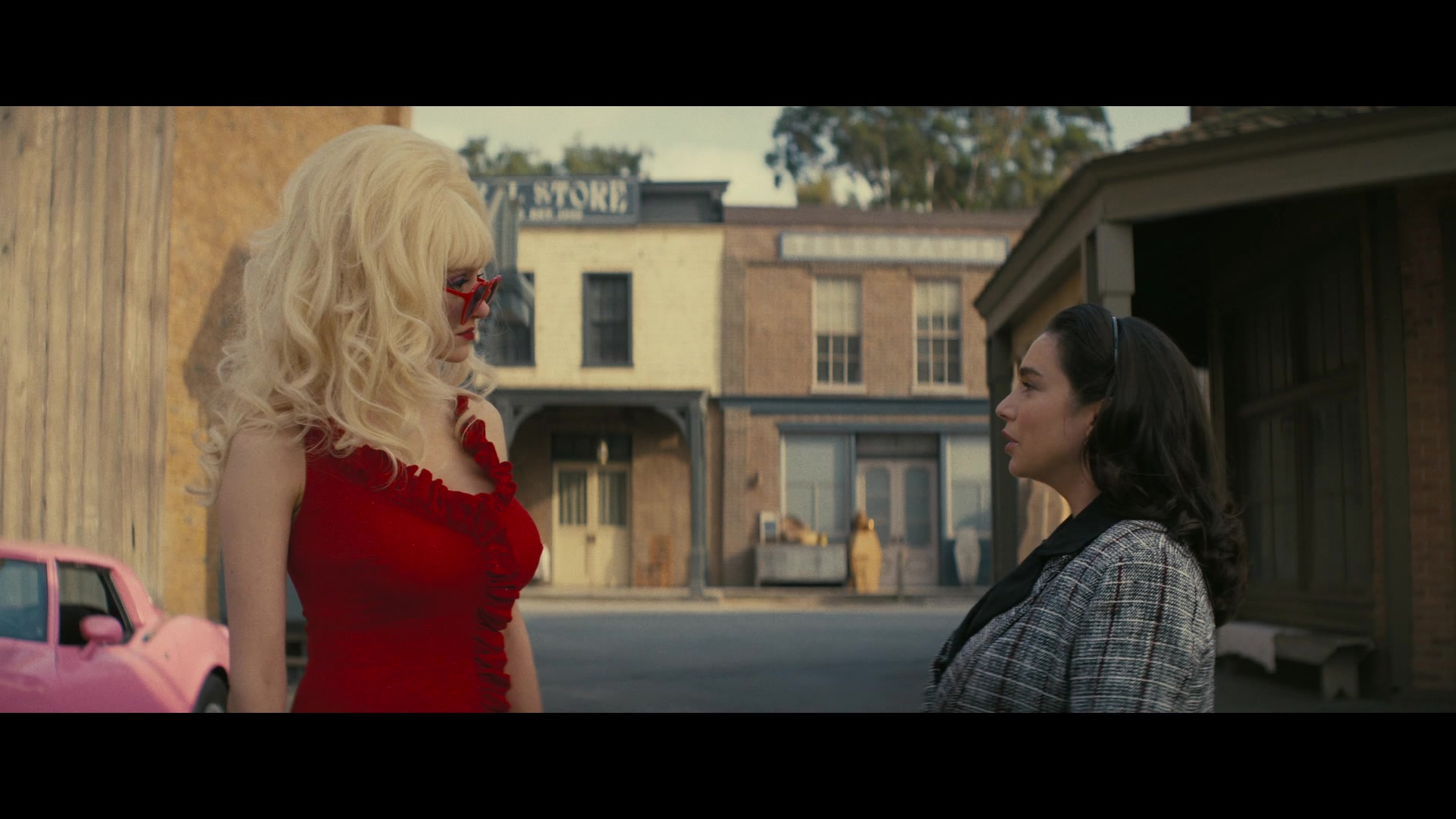Angelyne_S01E02_Gods_and_Fairies_1080p_ERW_004429.jpg