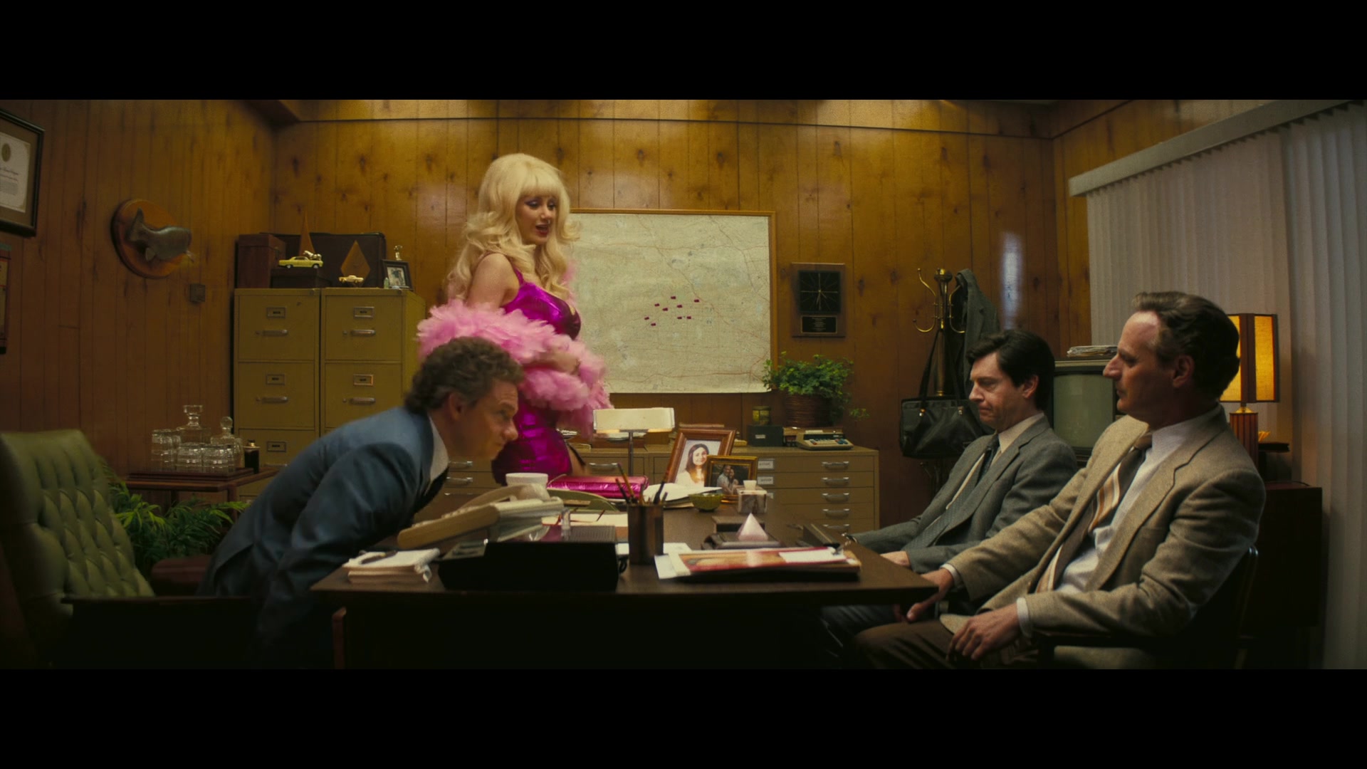 Angelyne_S01E02_Gods_and_Fairies_1080p_ERW_004697.jpg