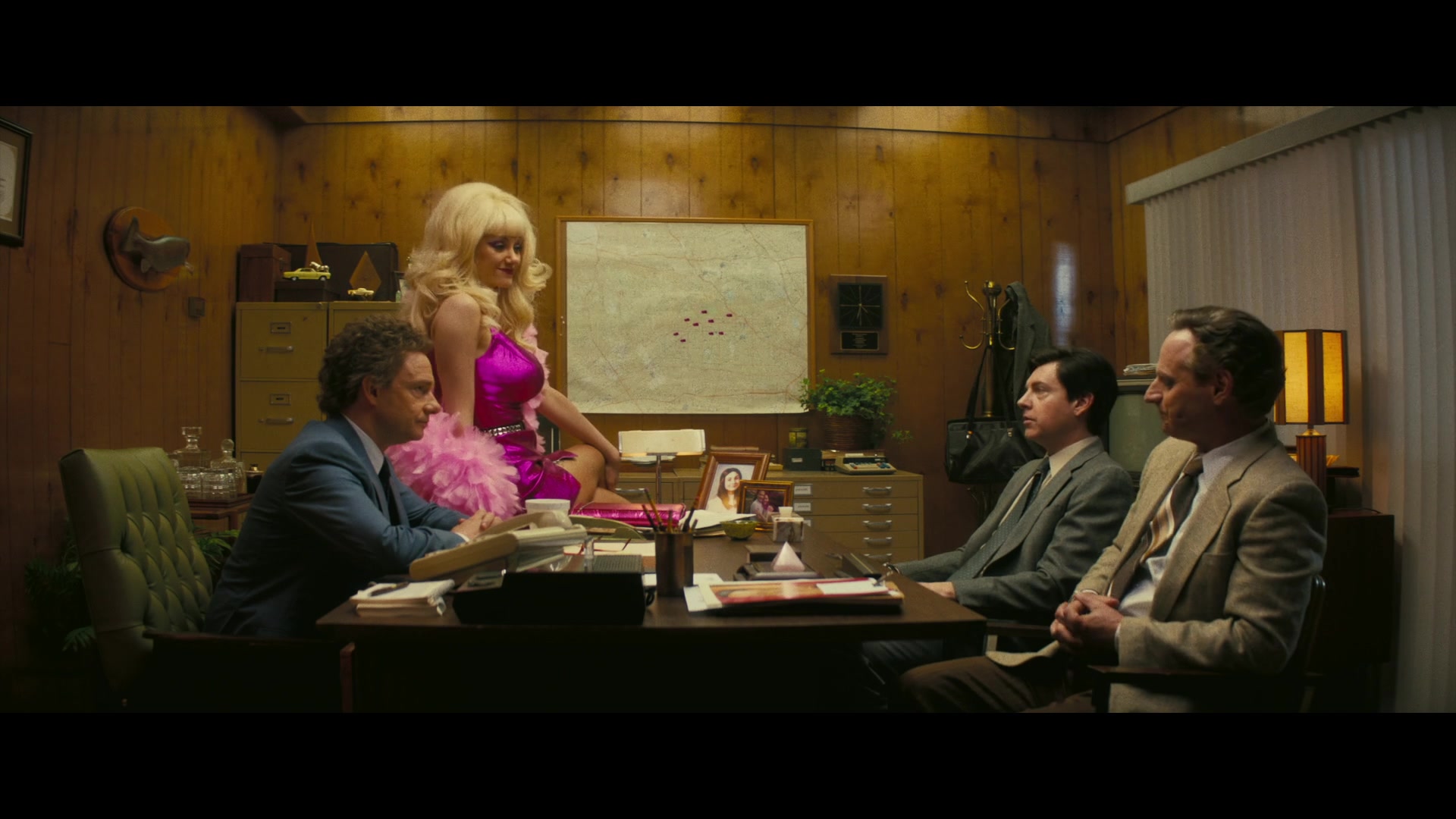 Angelyne_S01E02_Gods_and_Fairies_1080p_ERW_004710.jpg