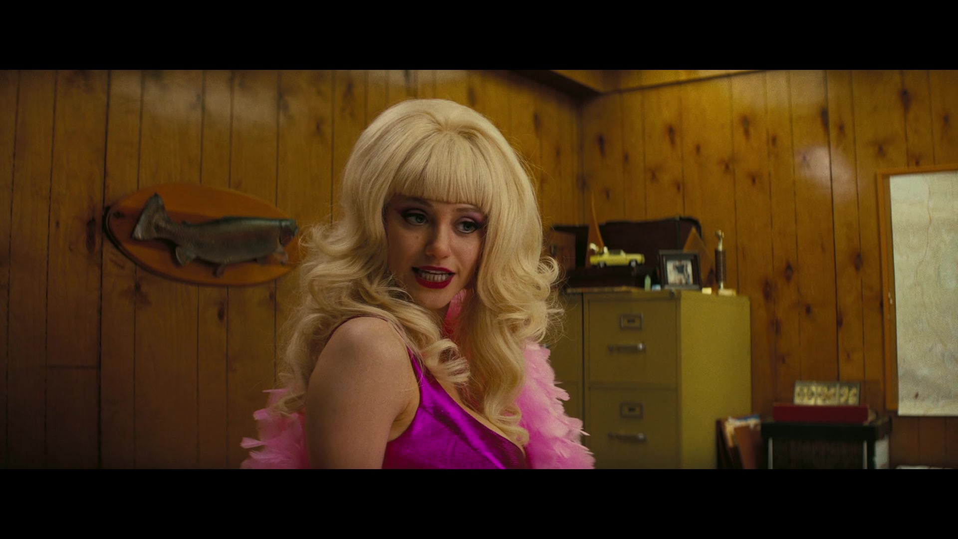Angelyne_S01E02_Gods_and_Fairies_1080p_ERW_004723.jpg