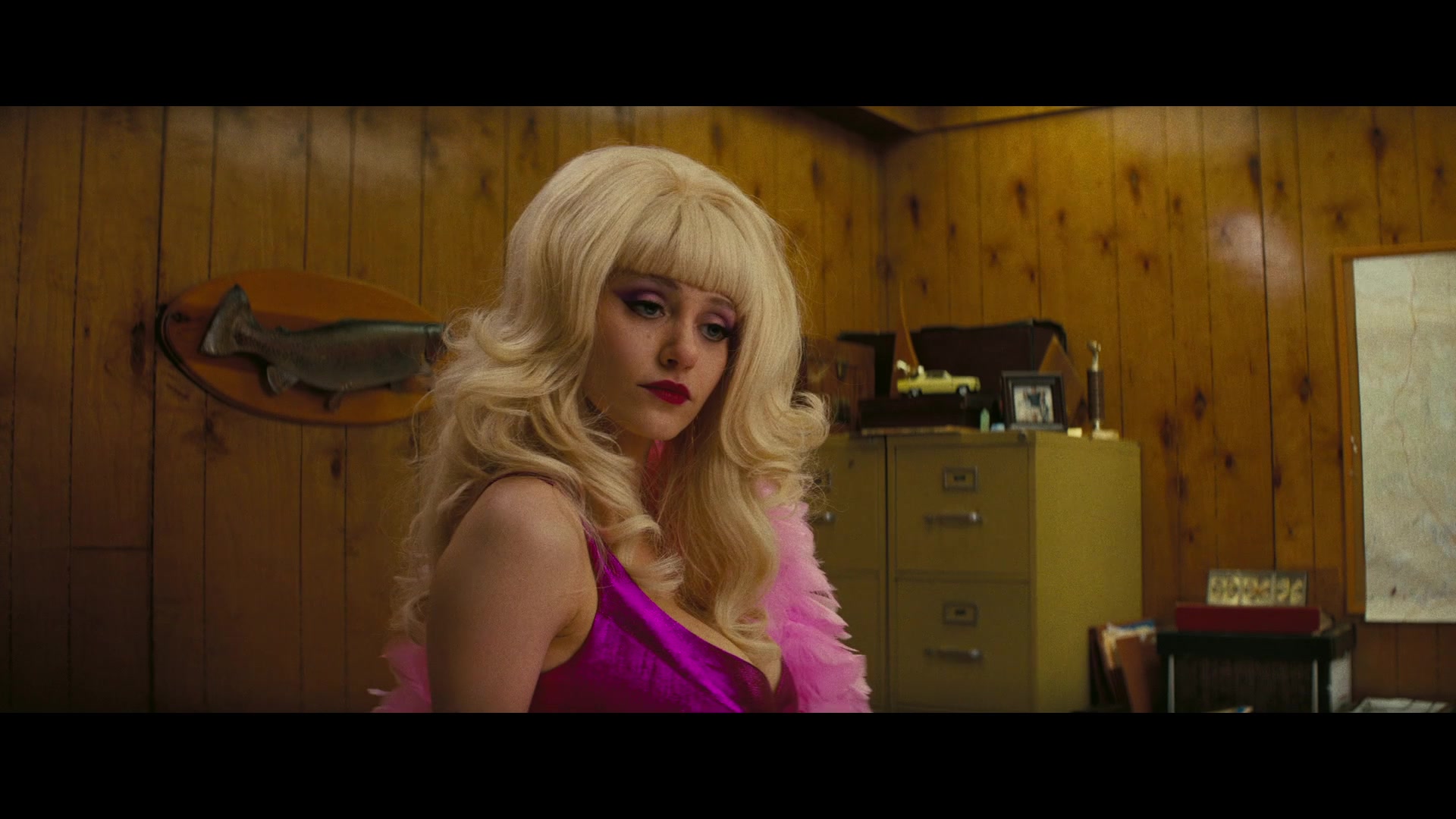 Angelyne_S01E02_Gods_and_Fairies_1080p_ERW_004779.jpg