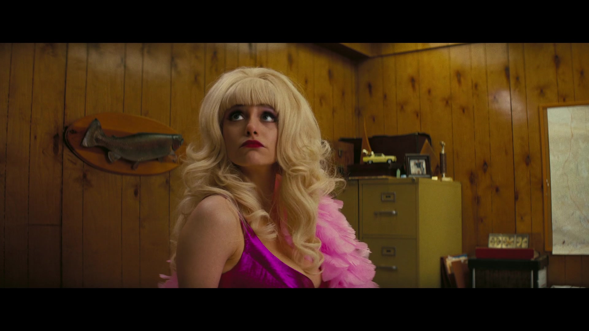Angelyne_S01E02_Gods_and_Fairies_1080p_ERW_004801.jpg