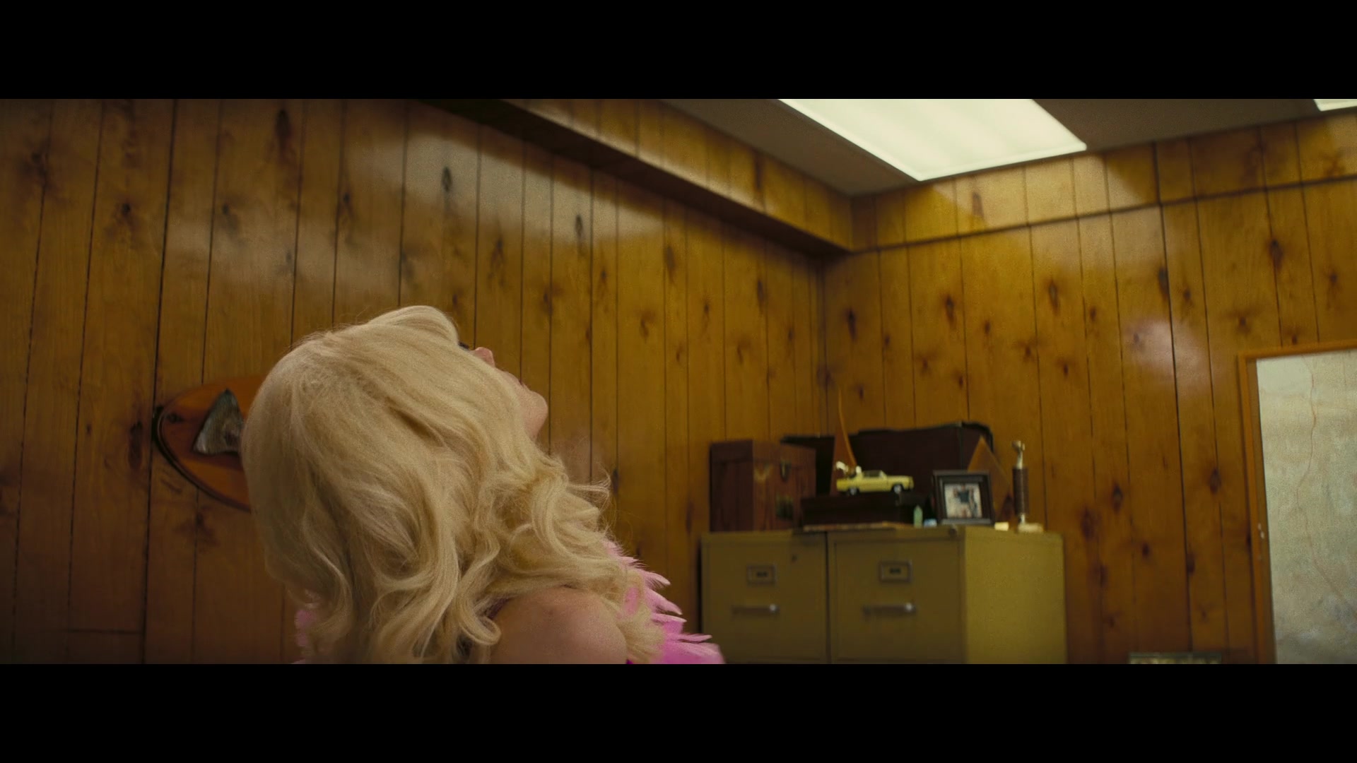 Angelyne_S01E02_Gods_and_Fairies_1080p_ERW_004809.jpg