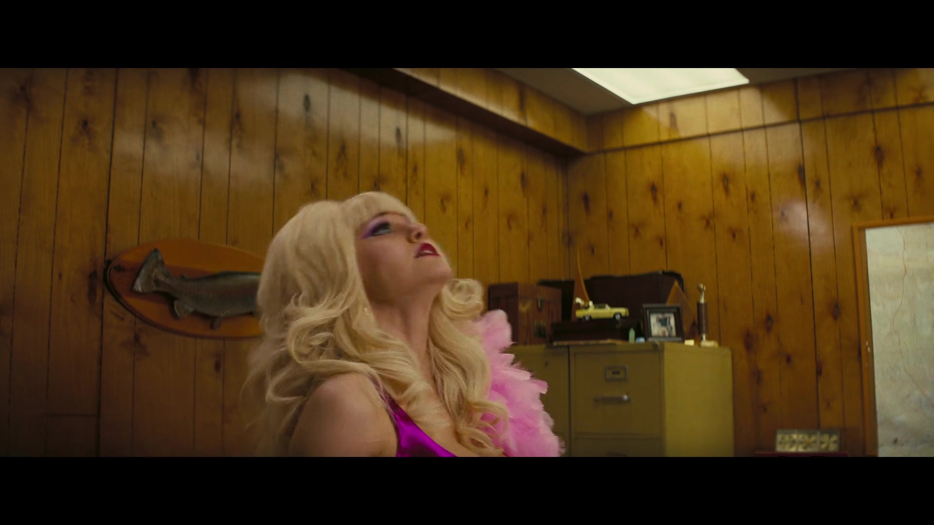Angelyne_S01E02_Gods_and_Fairies_1080p_ERW_004817.jpg