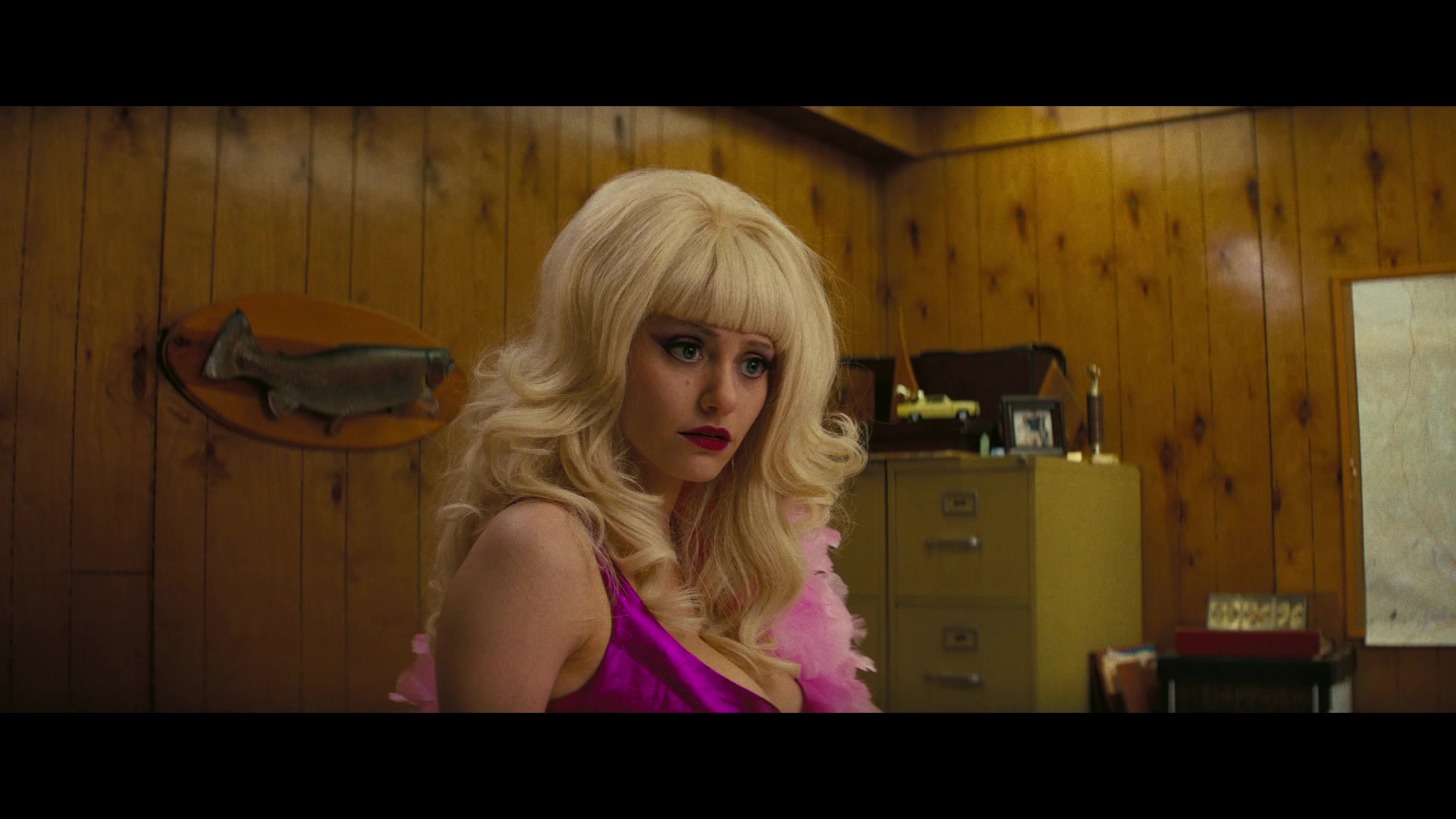 Angelyne_S01E02_Gods_and_Fairies_1080p_ERW_004822.jpg