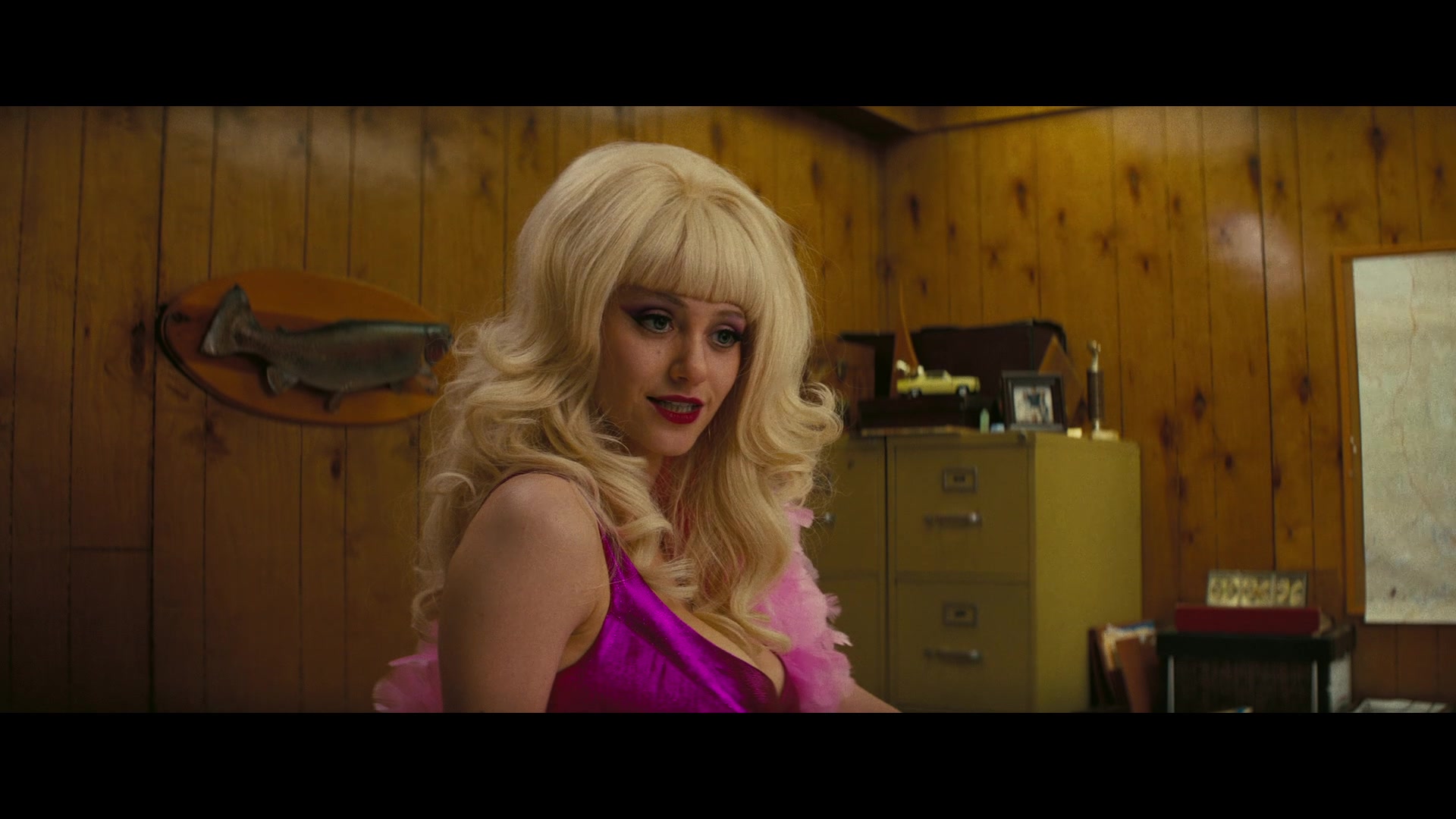 Angelyne_S01E02_Gods_and_Fairies_1080p_ERW_004839.jpg