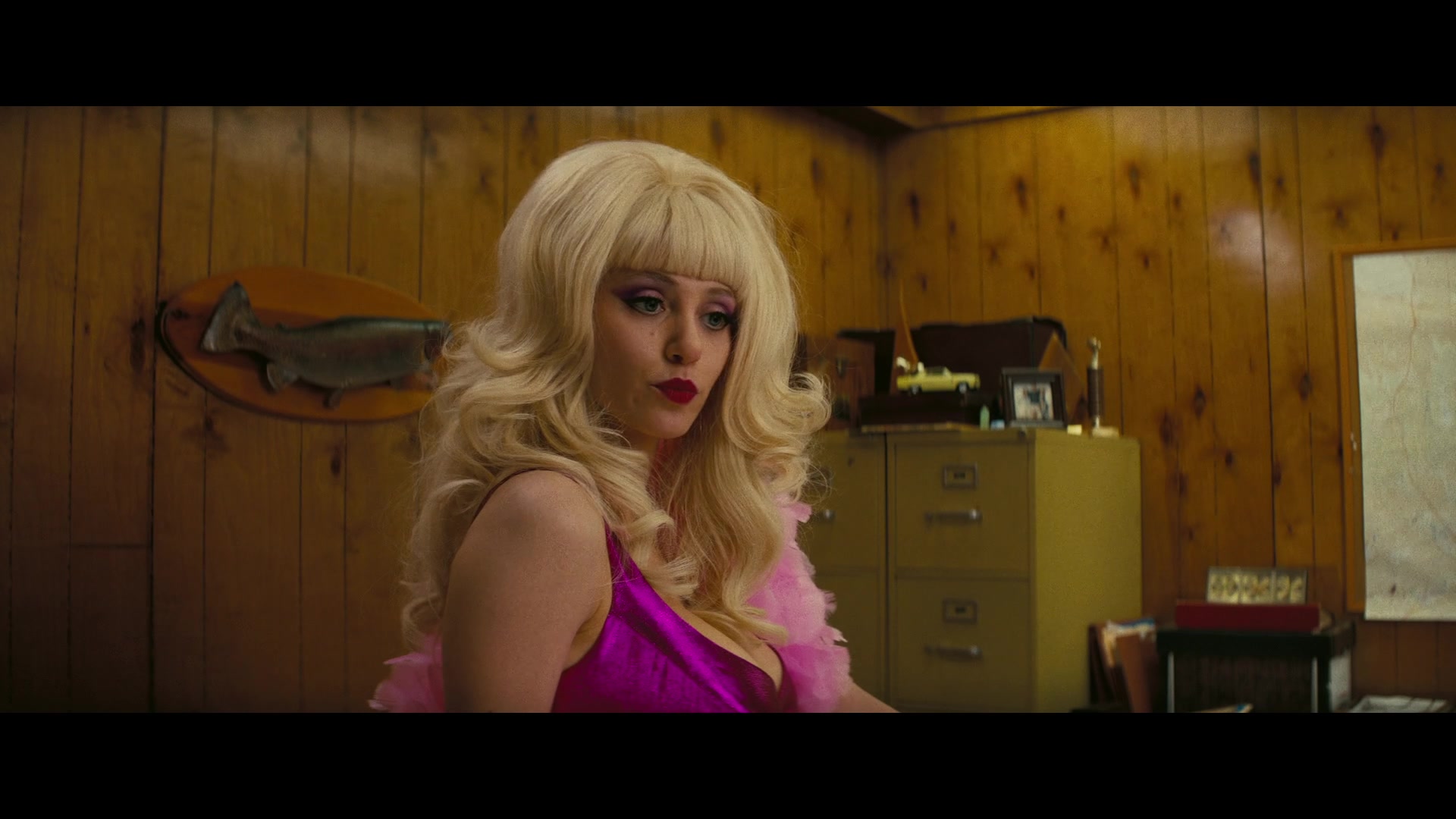 Angelyne_S01E02_Gods_and_Fairies_1080p_ERW_004853.jpg