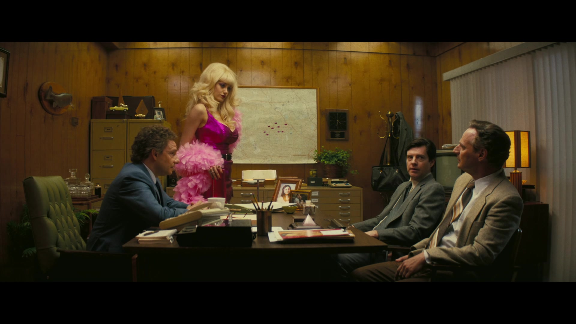 Angelyne_S01E02_Gods_and_Fairies_1080p_ERW_004957.jpg