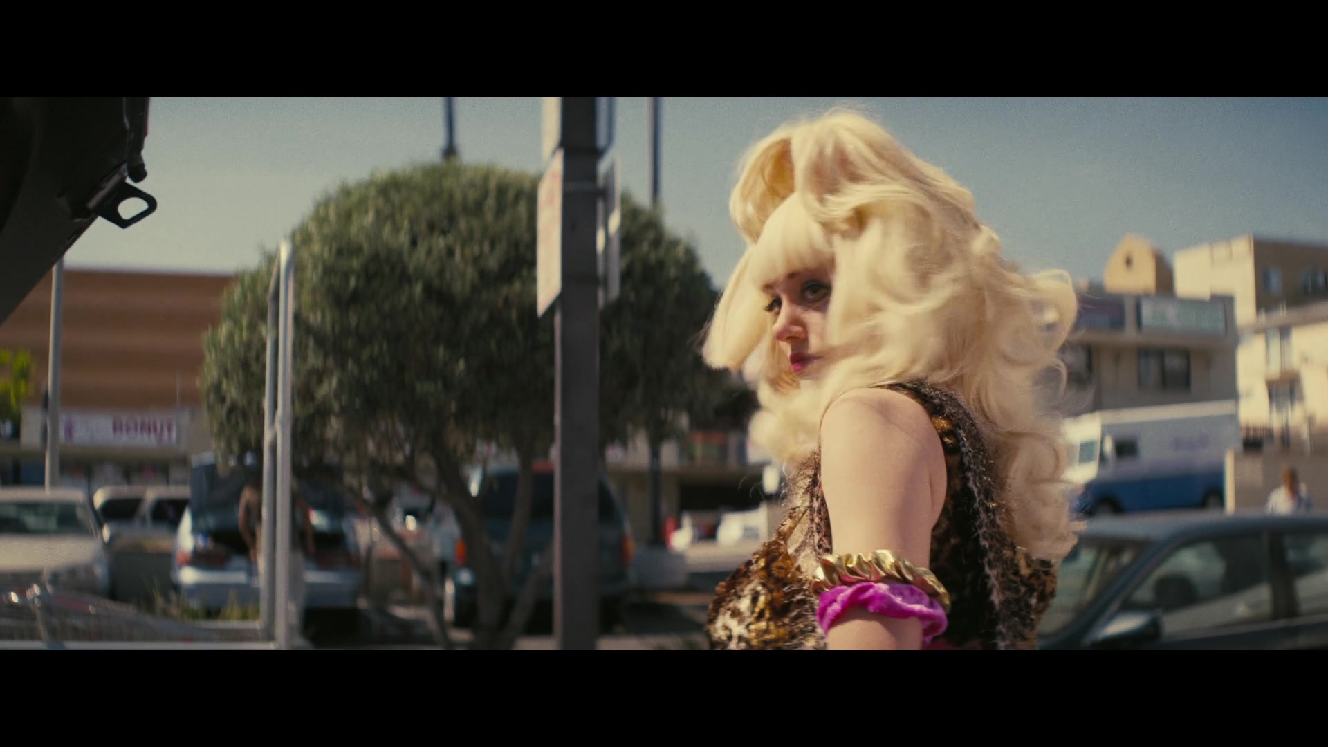 Angelyne_S01E02_Gods_and_Fairies_1080p_ERW_005087.jpg