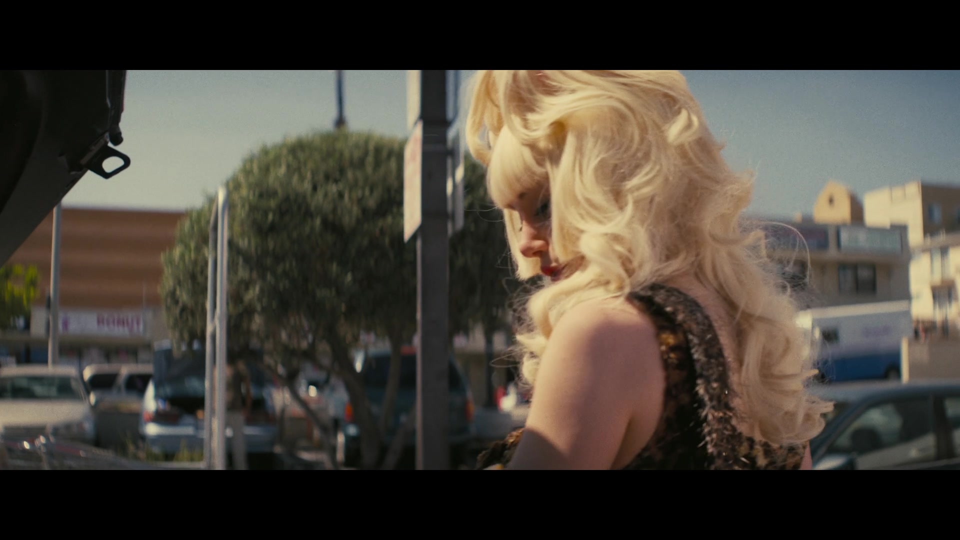 Angelyne_S01E02_Gods_and_Fairies_1080p_ERW_005091.jpg