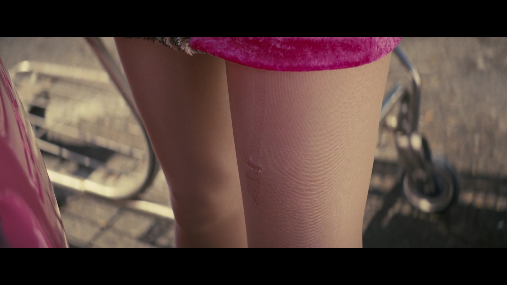 Angelyne_S01E02_Gods_and_Fairies_1080p_ERW_005107.jpg