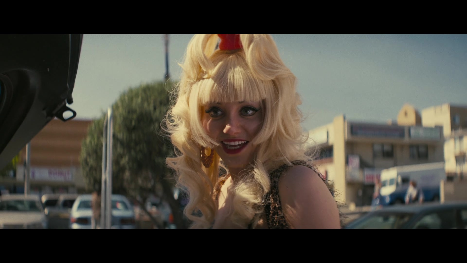 Angelyne_S01E02_Gods_and_Fairies_1080p_ERW_005135.jpg