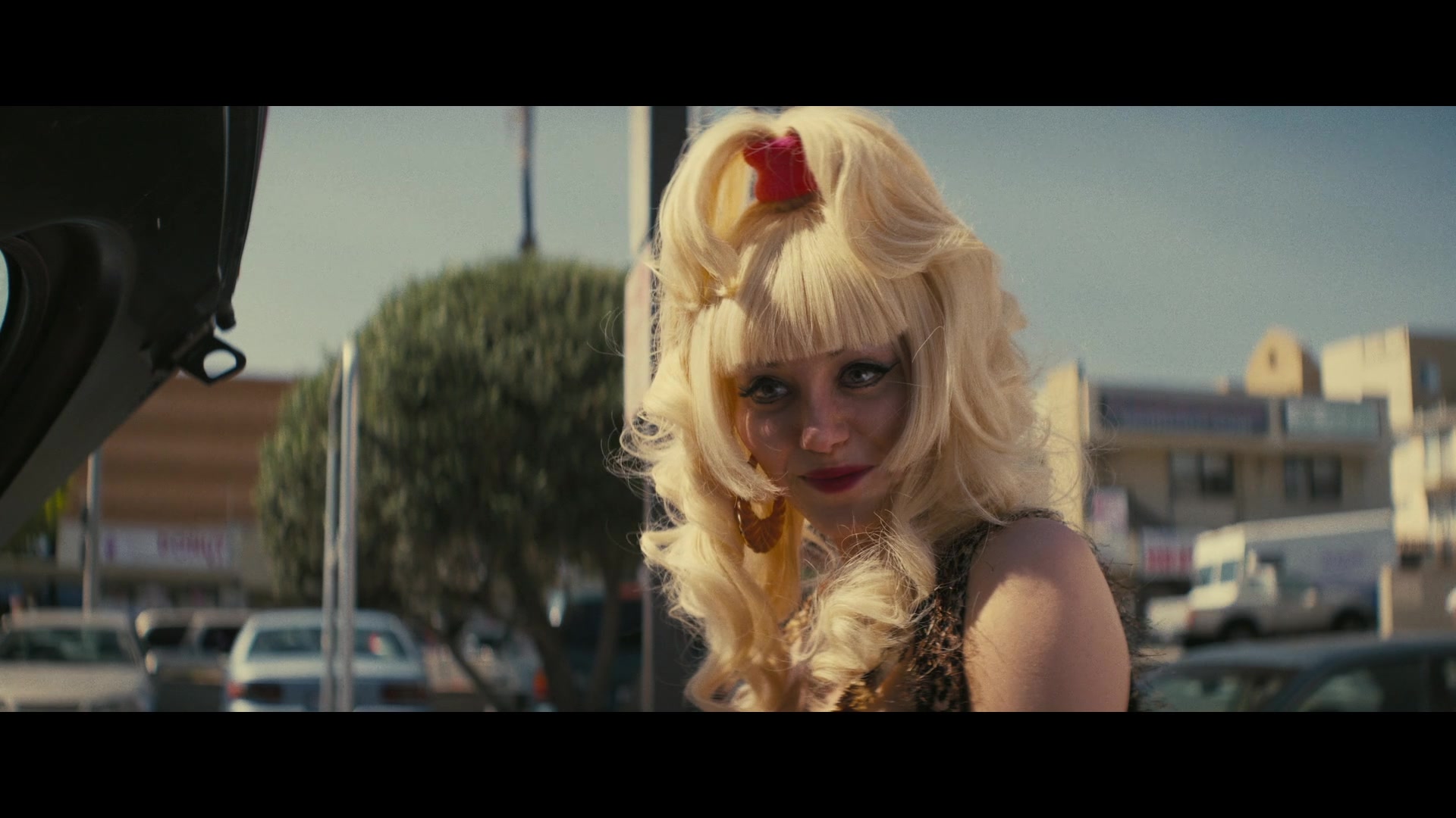 Angelyne_S01E02_Gods_and_Fairies_1080p_ERW_005155.jpg
