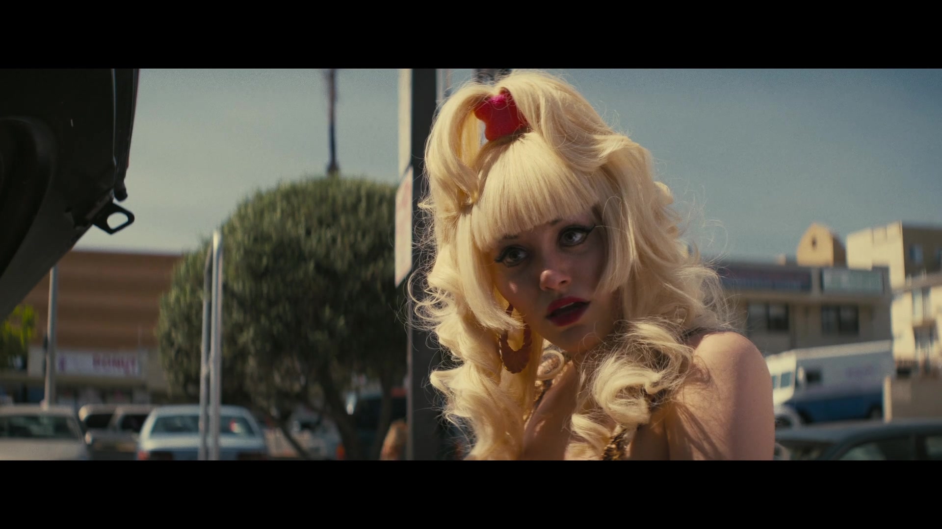 Angelyne_S01E02_Gods_and_Fairies_1080p_ERW_005194.jpg