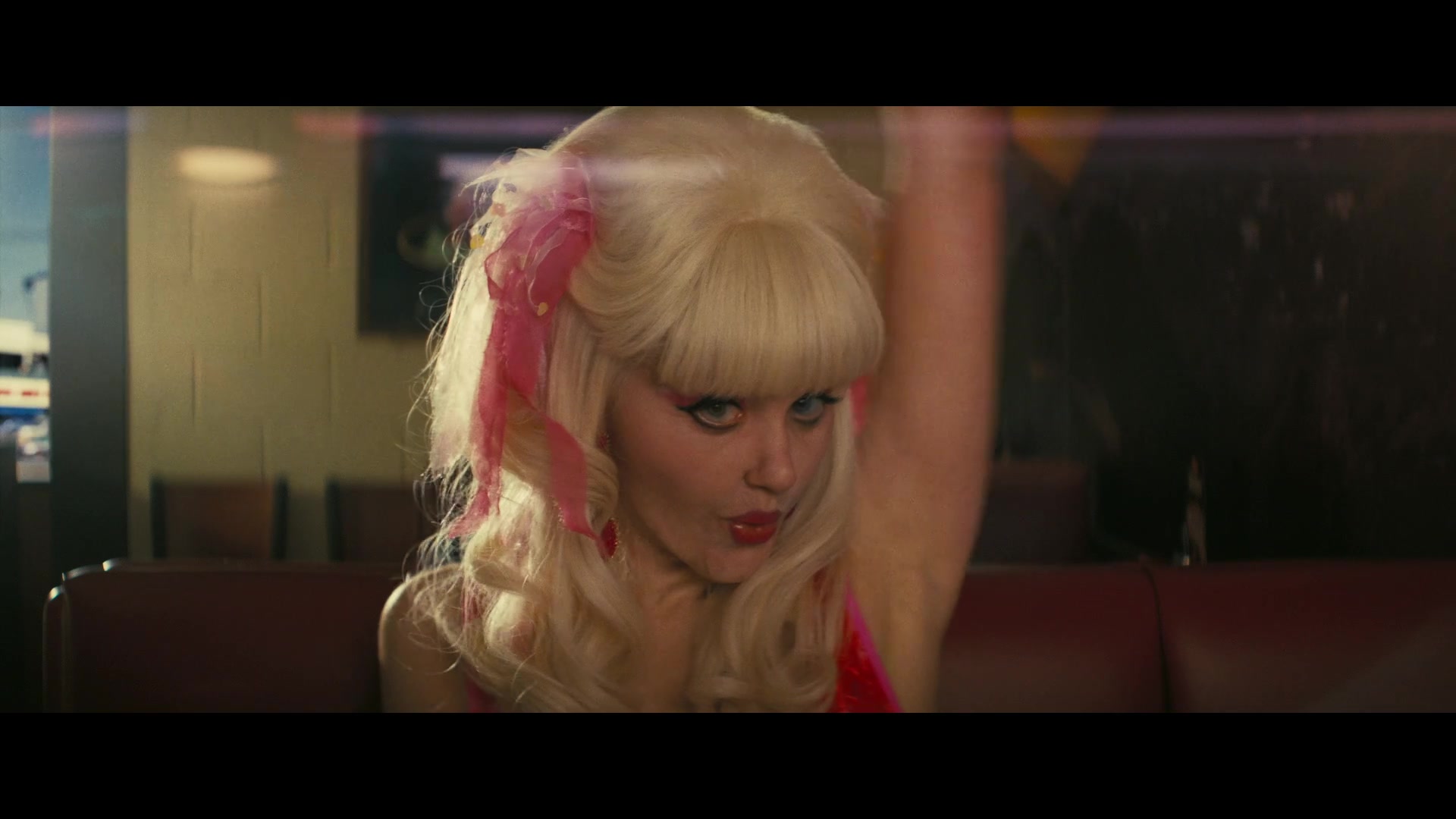 Angelyne_S01E02_Gods_and_Fairies_1080p_ERW_005784.jpg