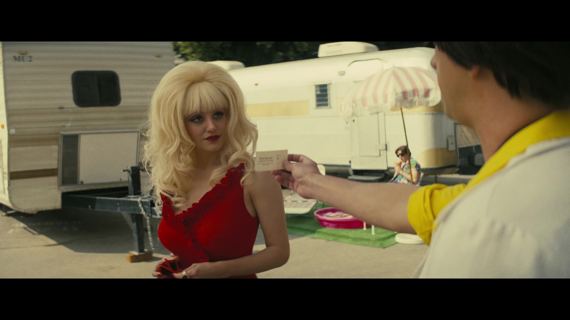 Angelyne_S01E03_Glow_in_the_Dark_Queen_of_the_Universe_1080p_ERW_000253.jpg