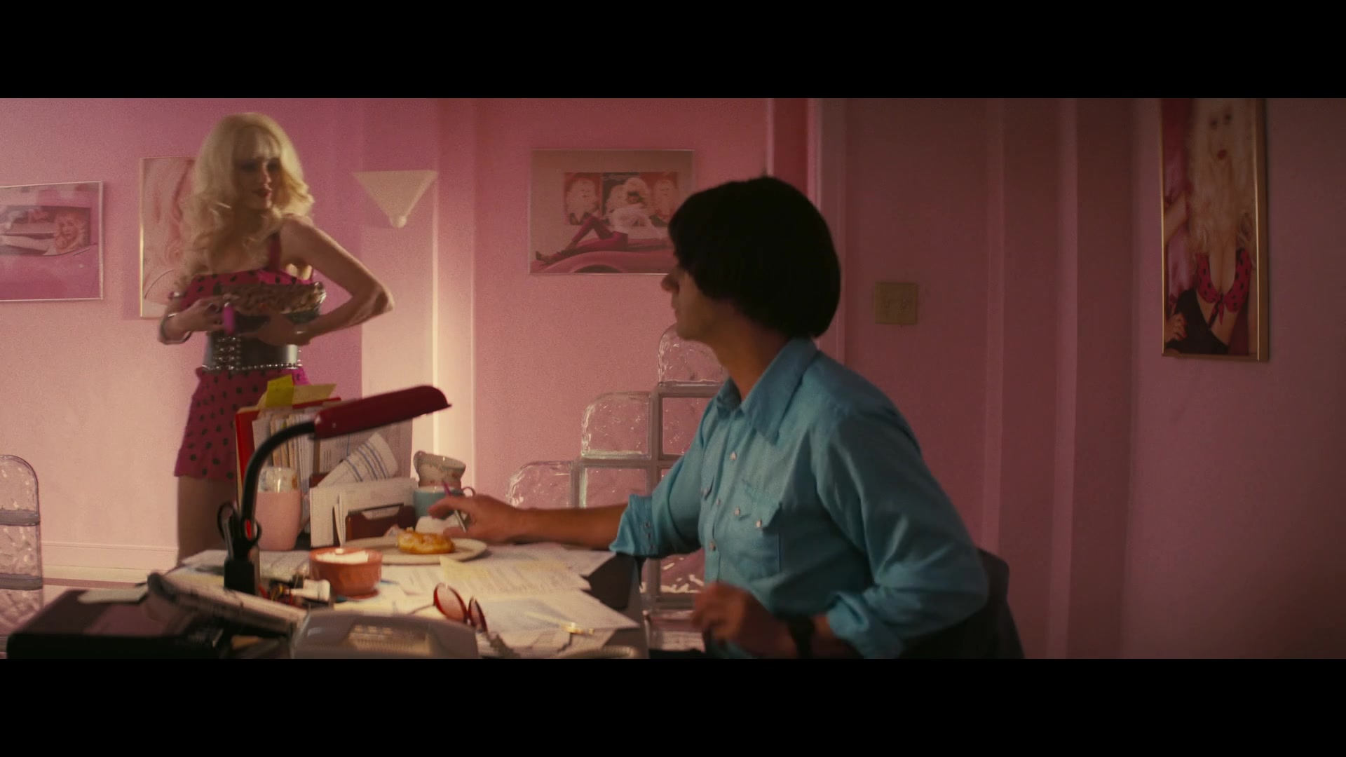 Angelyne_S01E03_Glow_in_the_Dark_Queen_of_the_Universe_1080p_ERW_000345.jpg