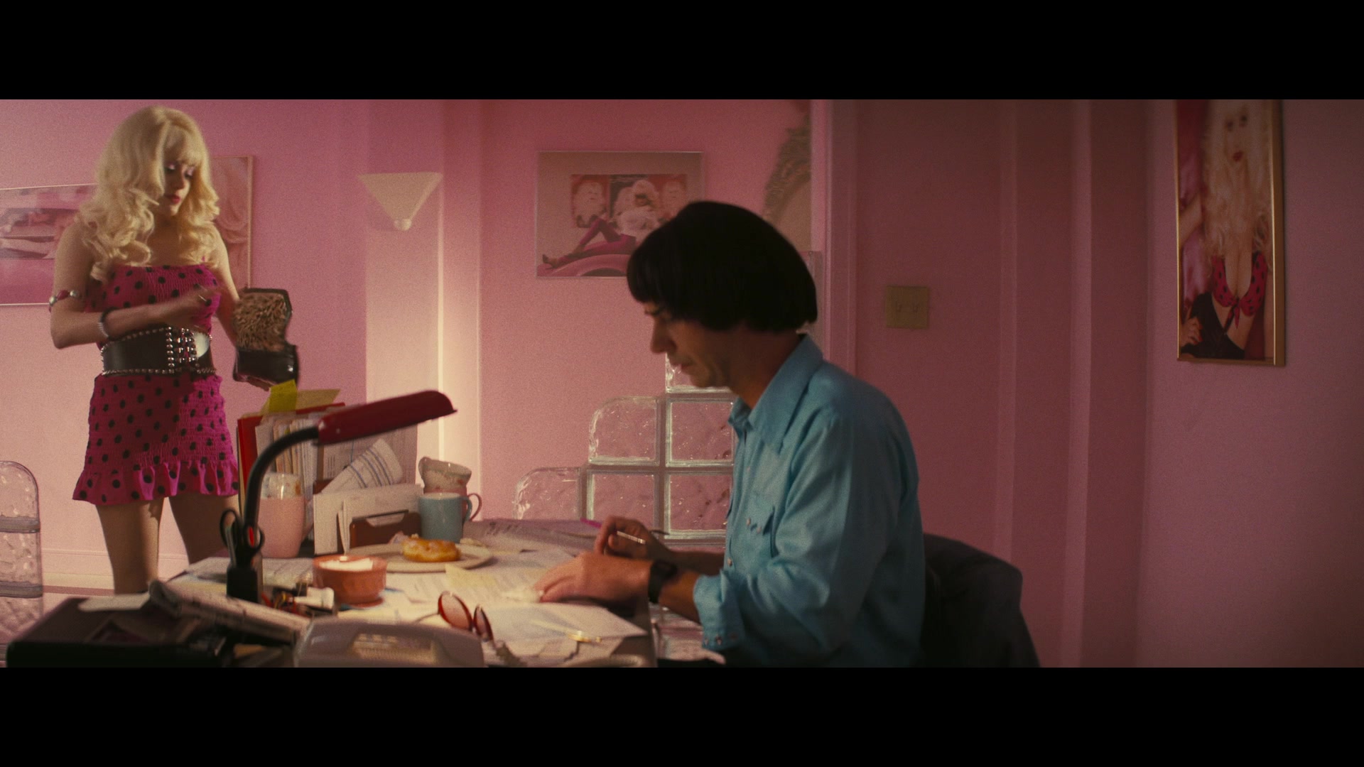 Angelyne_S01E03_Glow_in_the_Dark_Queen_of_the_Universe_1080p_ERW_000352.jpg