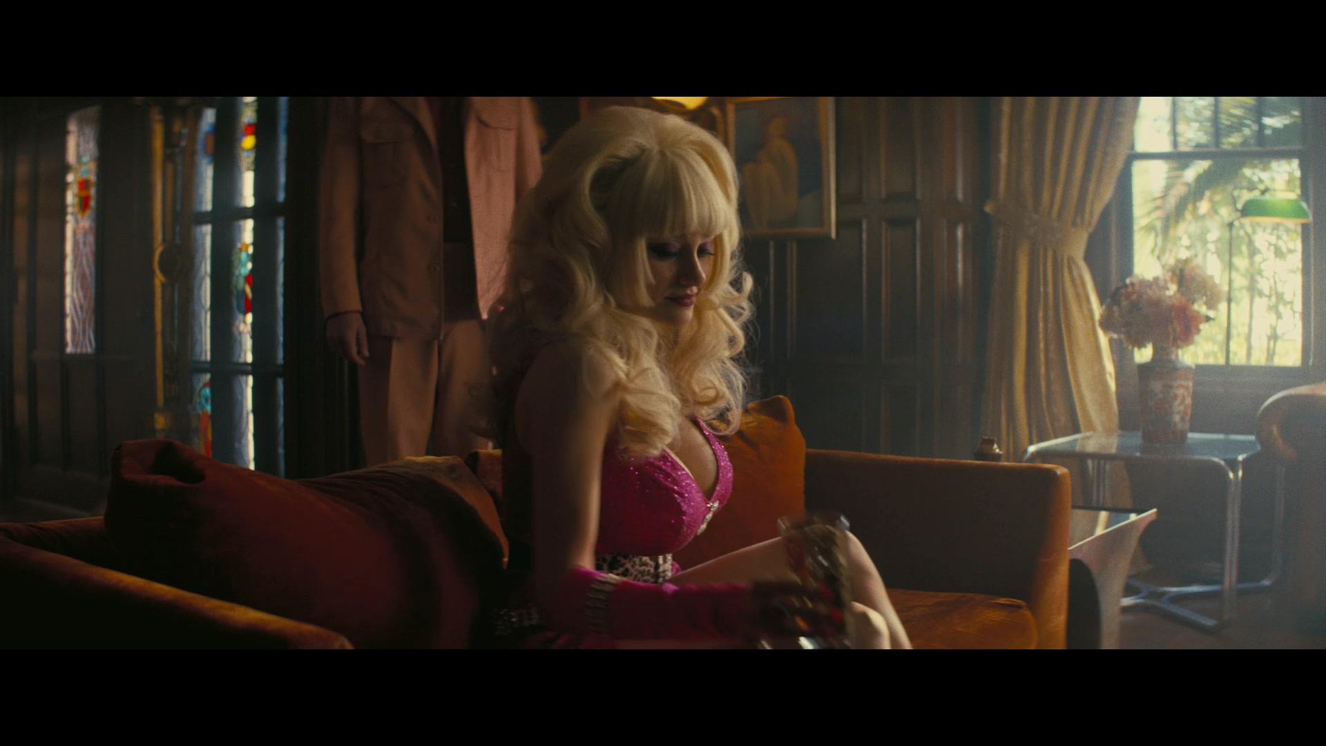Angelyne_S01E03_Glow_in_the_Dark_Queen_of_the_Universe_1080p_ERW_001229.jpg