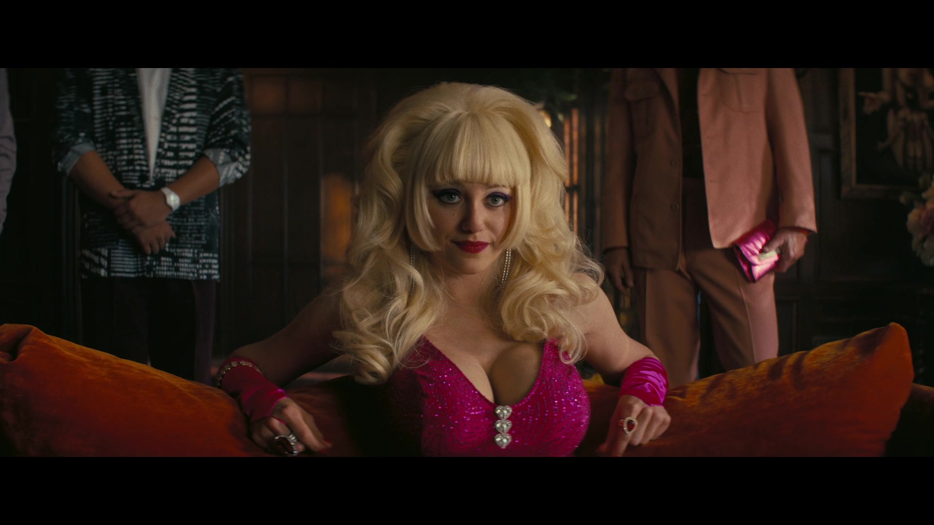Angelyne_S01E03_Glow_in_the_Dark_Queen_of_the_Universe_1080p_ERW_001292.jpg