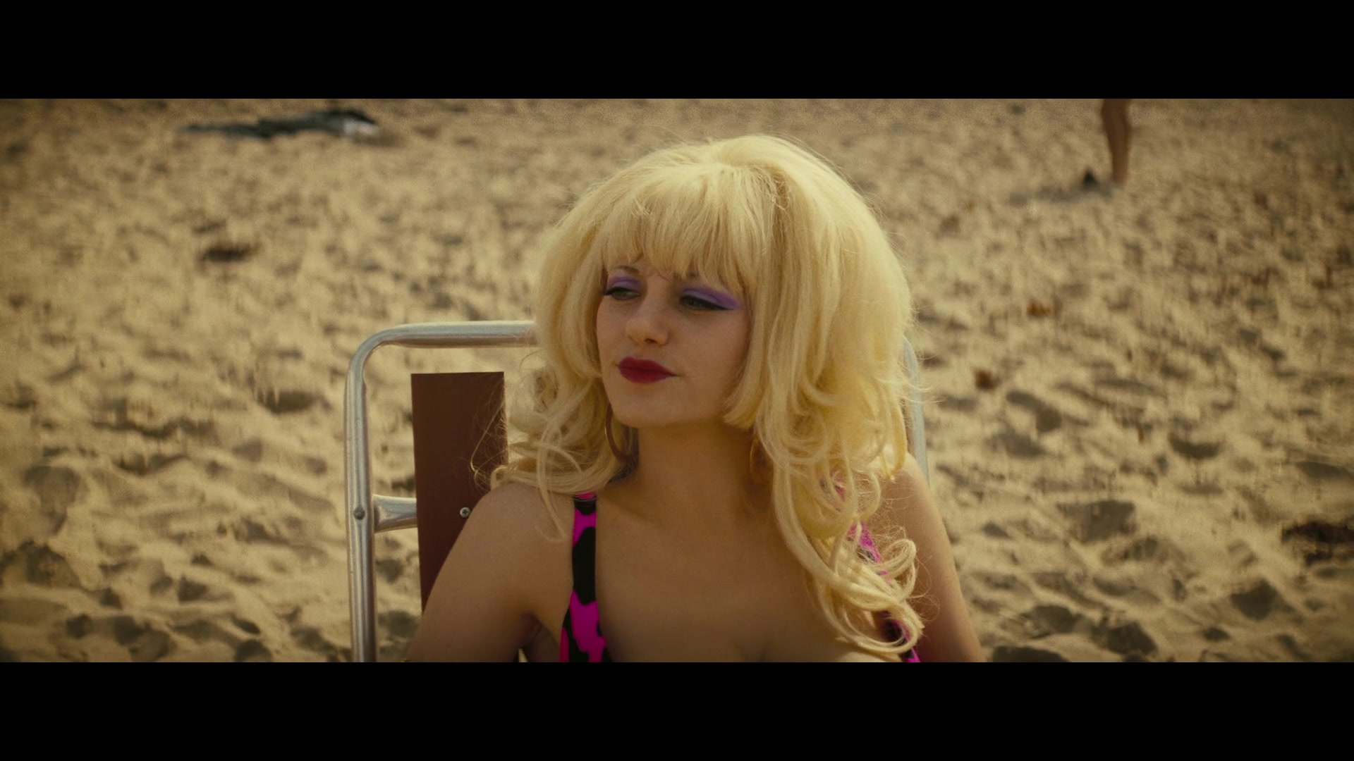 Angelyne_S01E03_Glow_in_the_Dark_Queen_of_the_Universe_1080p_ERW_001757.jpg