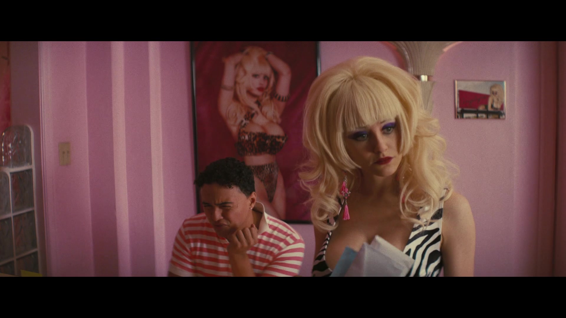 Angelyne_S01E03_Glow_in_the_Dark_Queen_of_the_Universe_1080p_ERW_002108.jpg