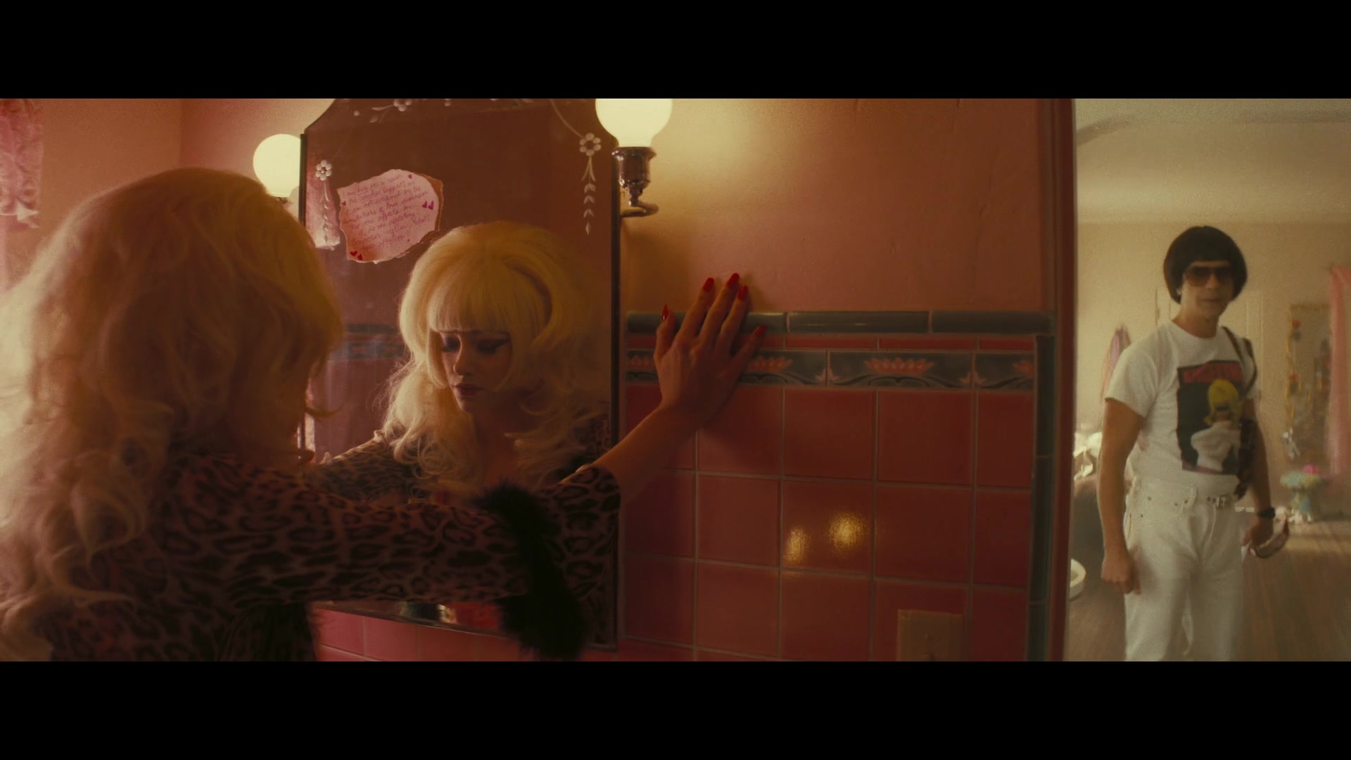 Angelyne_S01E03_Glow_in_the_Dark_Queen_of_the_Universe_1080p_ERW_002983.jpg