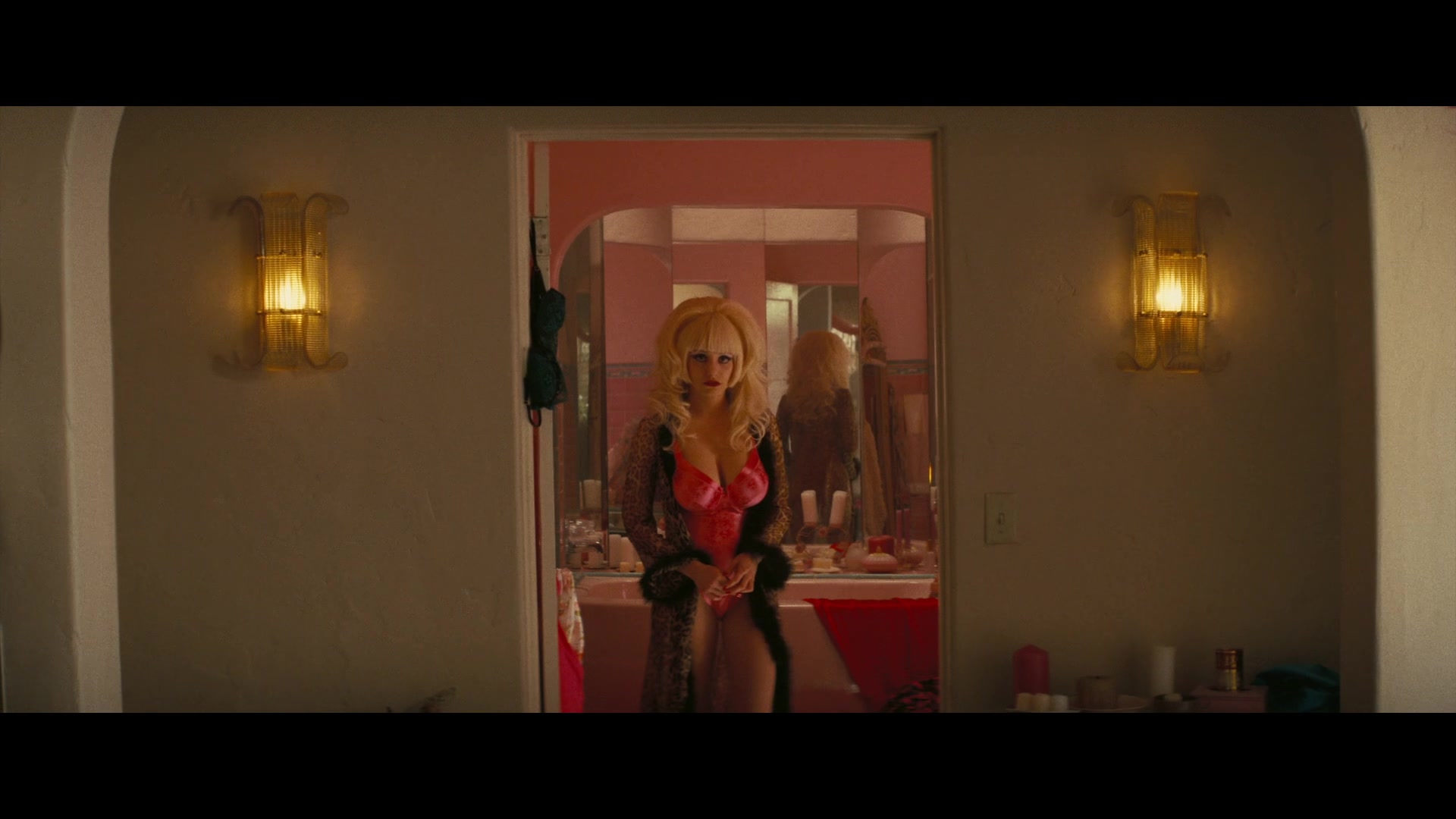 Angelyne_S01E03_Glow_in_the_Dark_Queen_of_the_Universe_1080p_ERW_003078.jpg