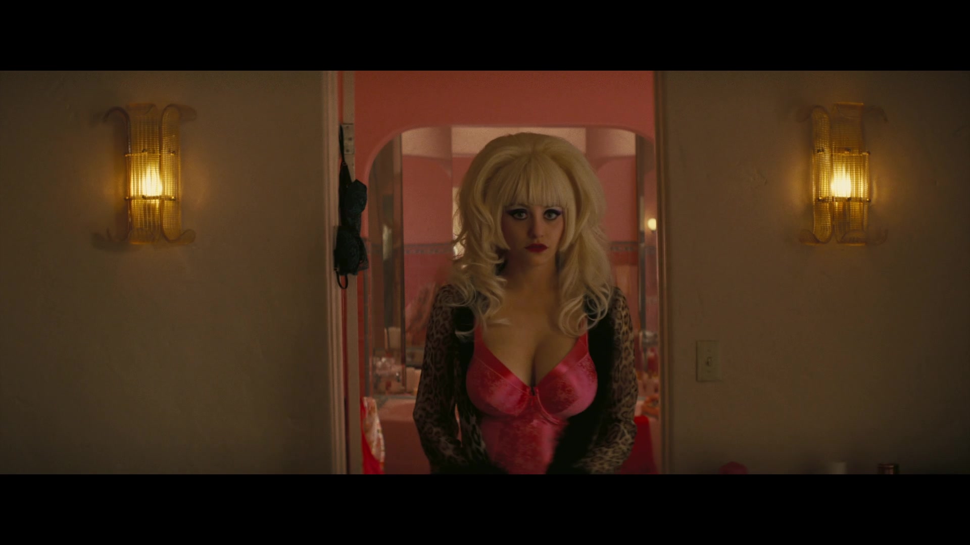 Angelyne_S01E03_Glow_in_the_Dark_Queen_of_the_Universe_1080p_ERW_003089.jpg