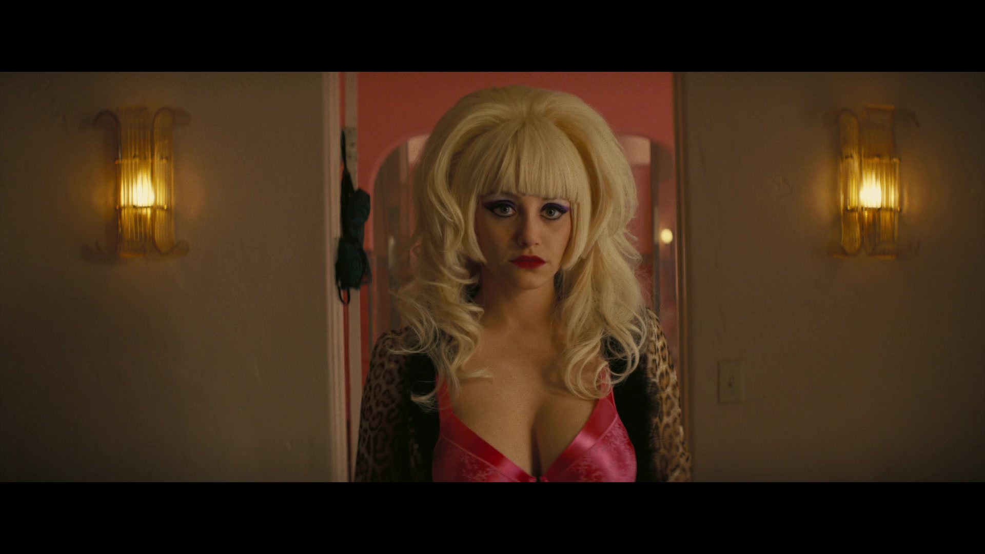 Angelyne_S01E03_Glow_in_the_Dark_Queen_of_the_Universe_1080p_ERW_003099.jpg