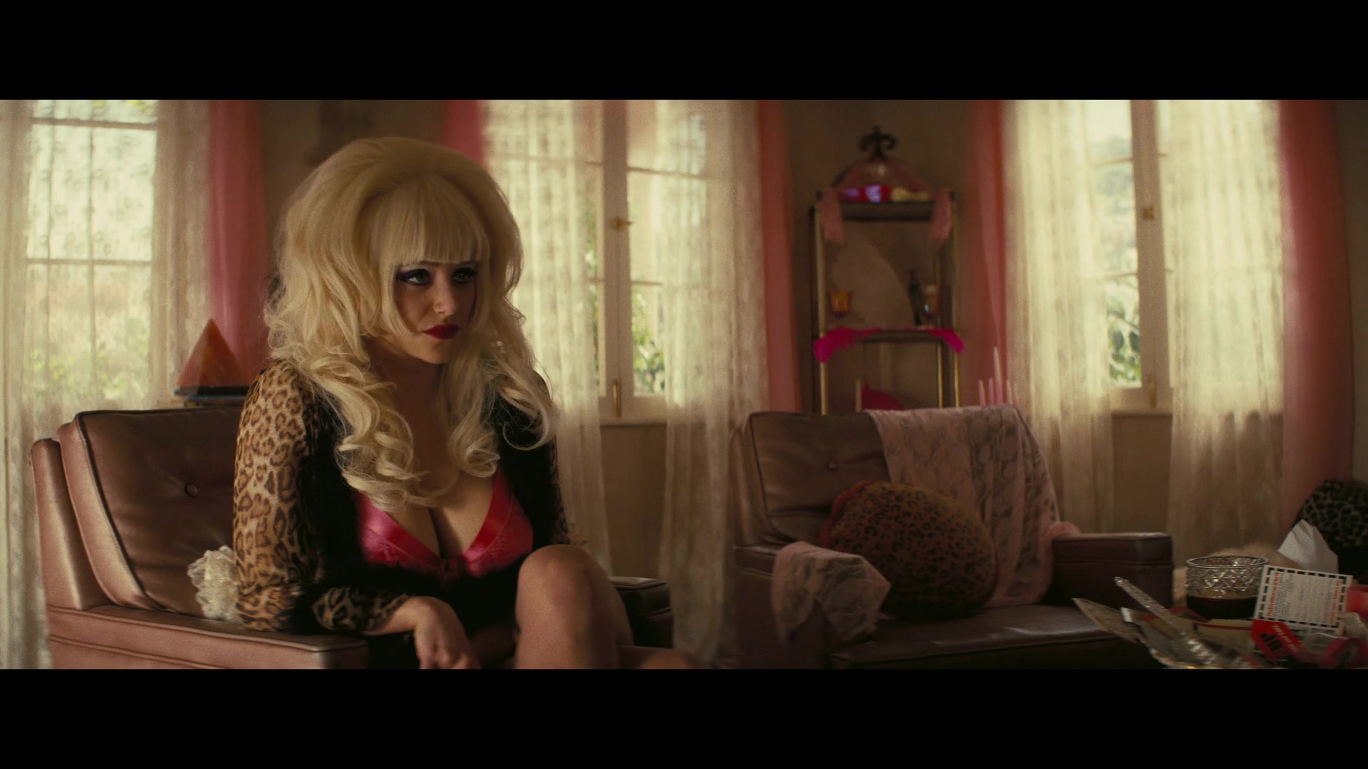 Angelyne_S01E03_Glow_in_the_Dark_Queen_of_the_Universe_1080p_ERW_003239.jpg