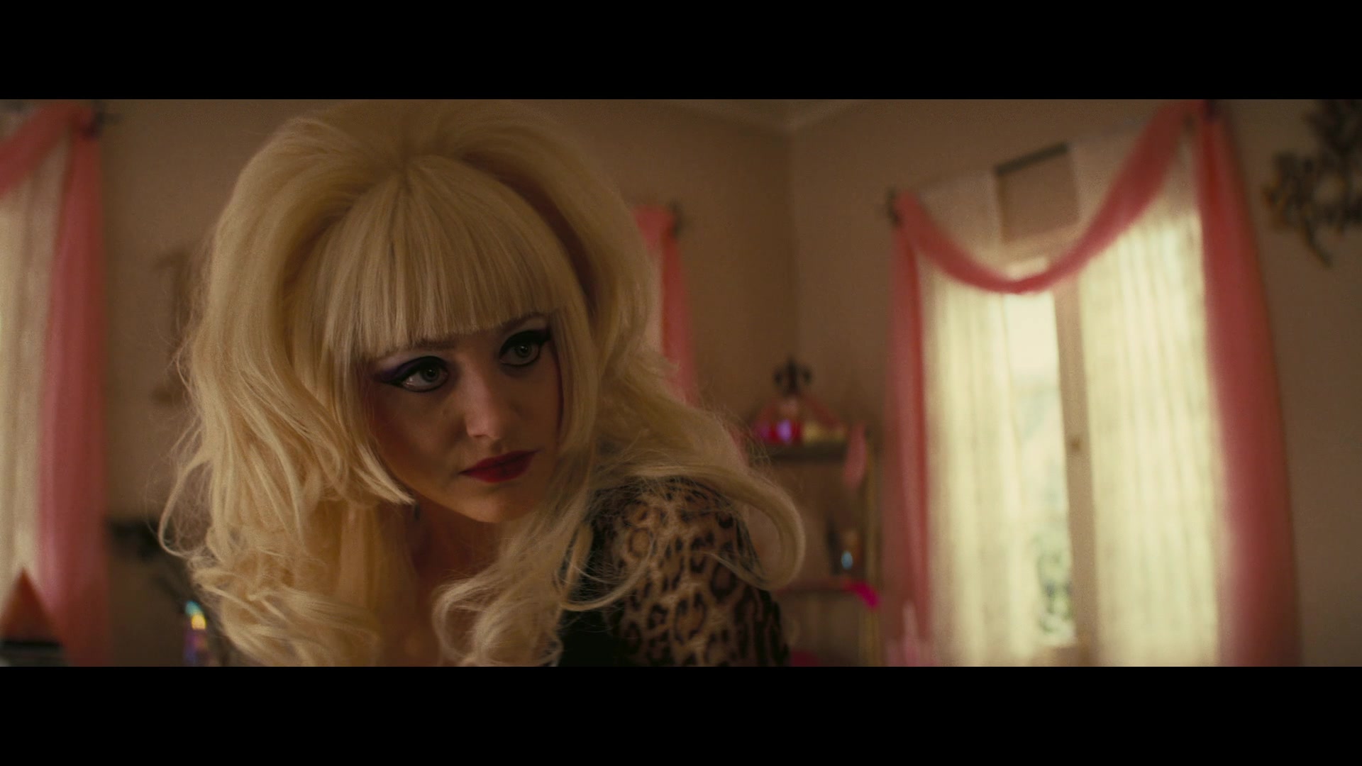 Angelyne_S01E03_Glow_in_the_Dark_Queen_of_the_Universe_1080p_ERW_003410.jpg