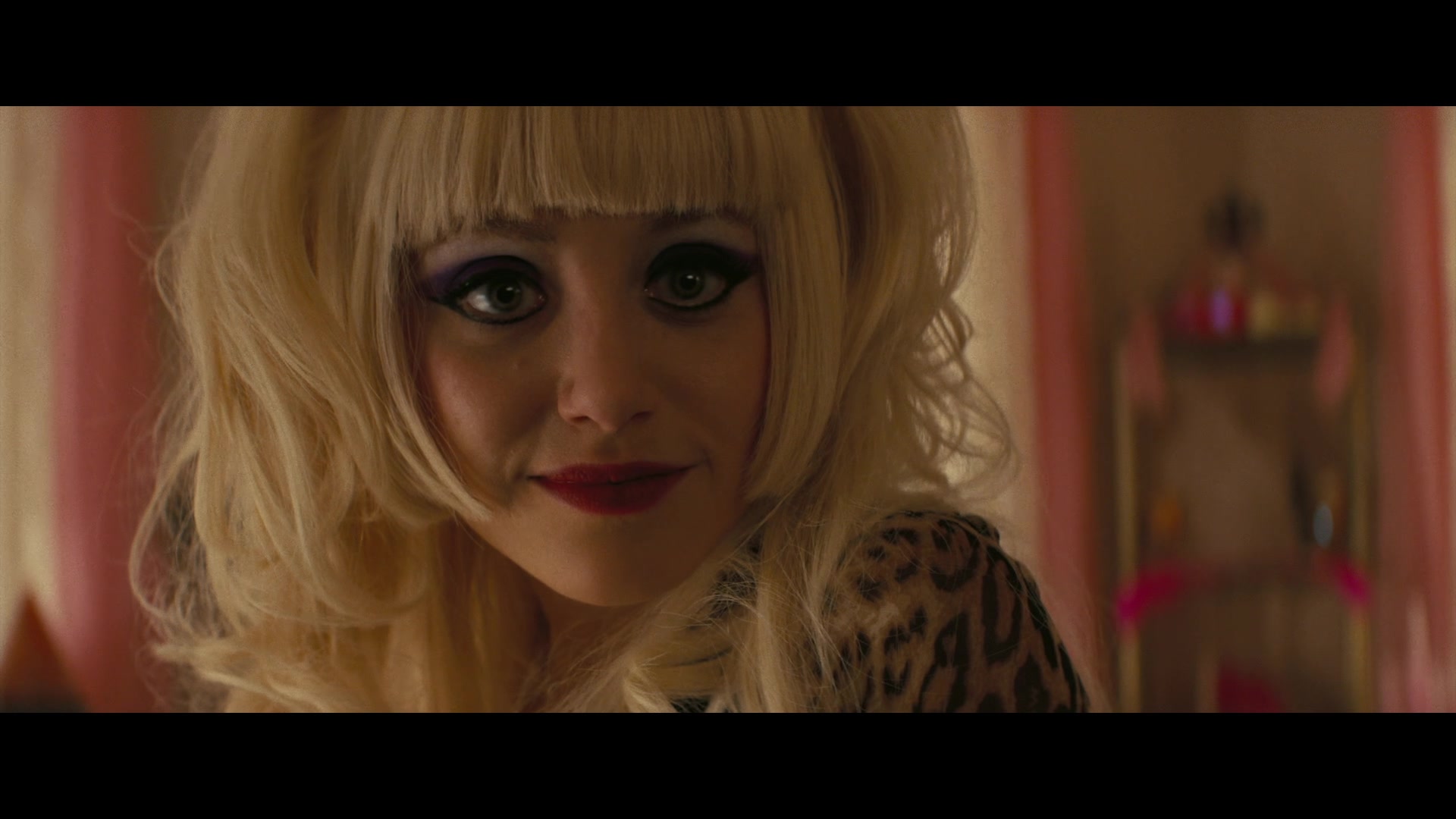 Angelyne_S01E03_Glow_in_the_Dark_Queen_of_the_Universe_1080p_ERW_003530.jpg