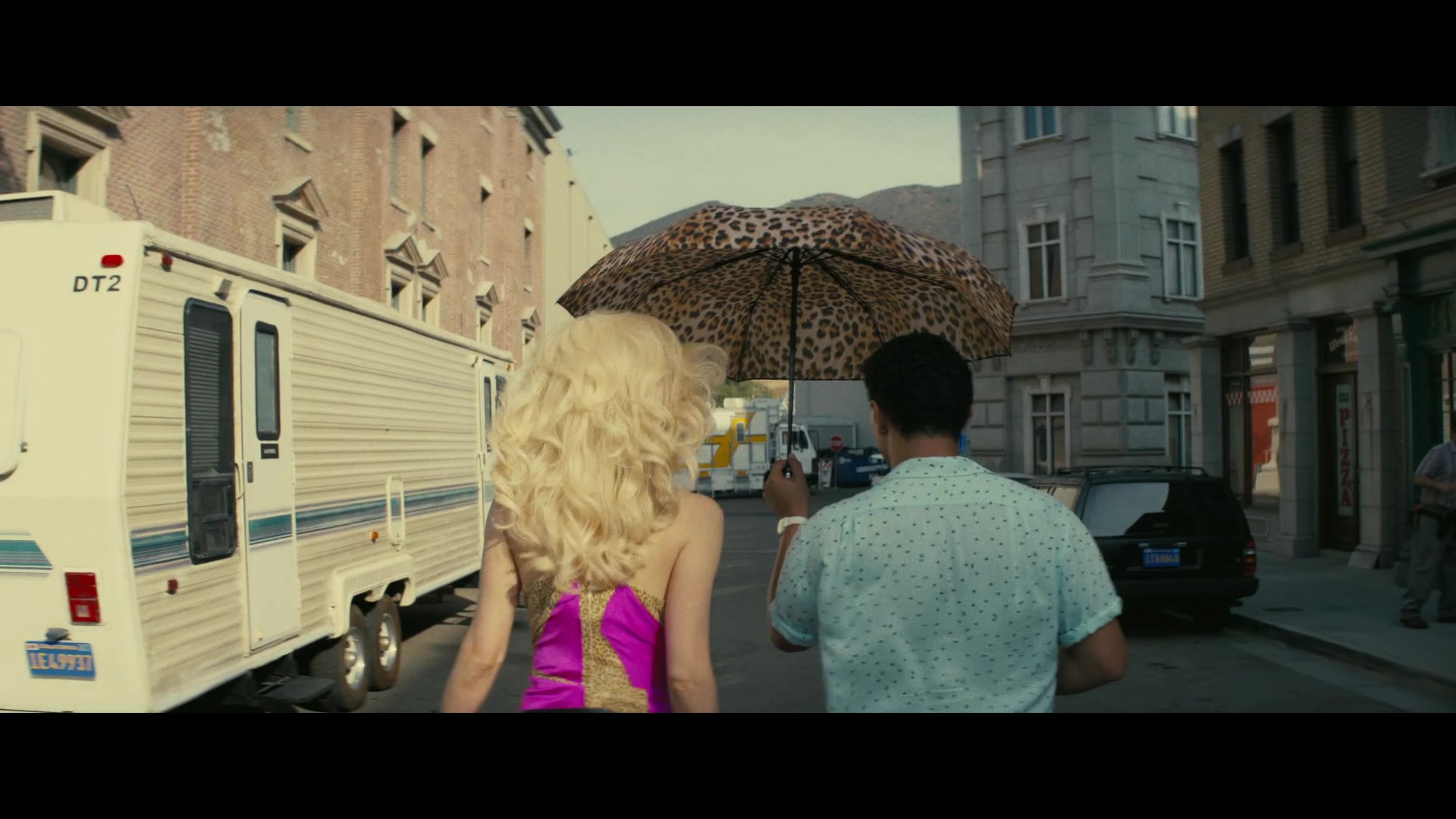 Angelyne_S01E03_Glow_in_the_Dark_Queen_of_the_Universe_1080p_ERW_003780.jpg