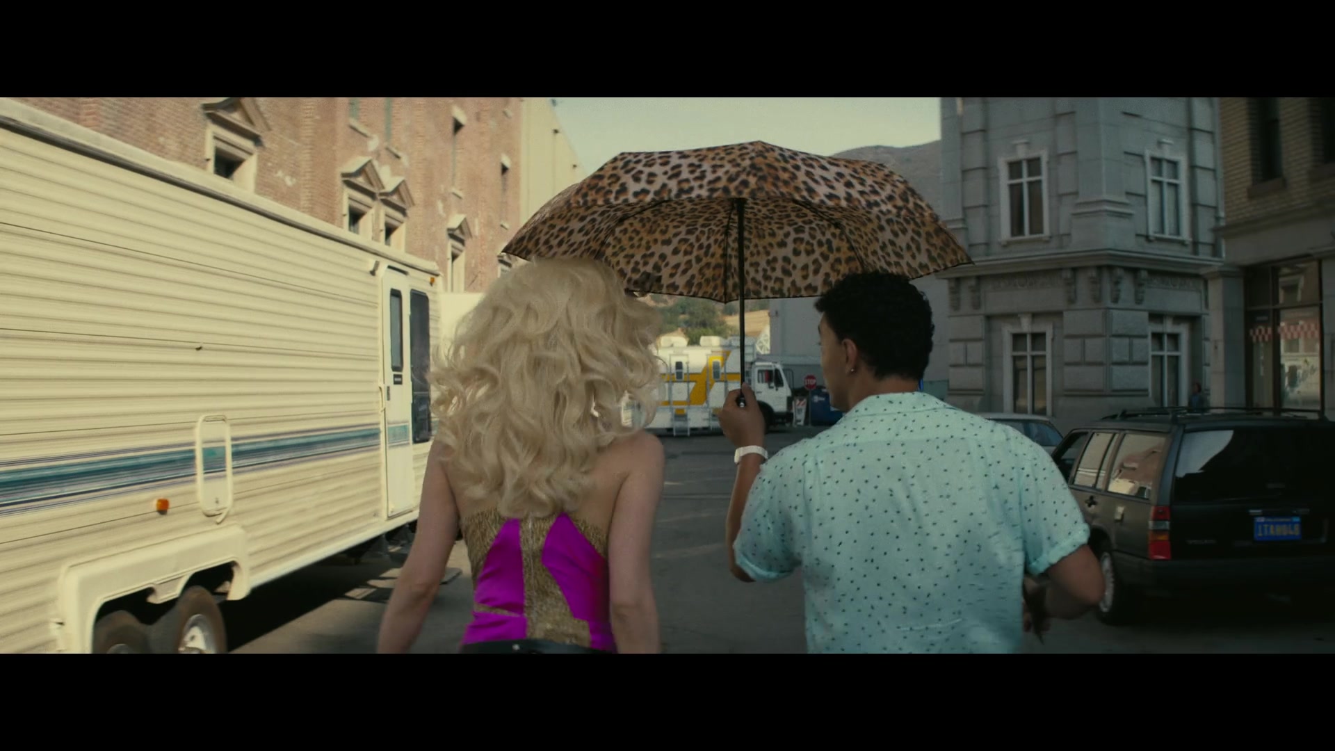 Angelyne_S01E03_Glow_in_the_Dark_Queen_of_the_Universe_1080p_ERW_003786.jpg