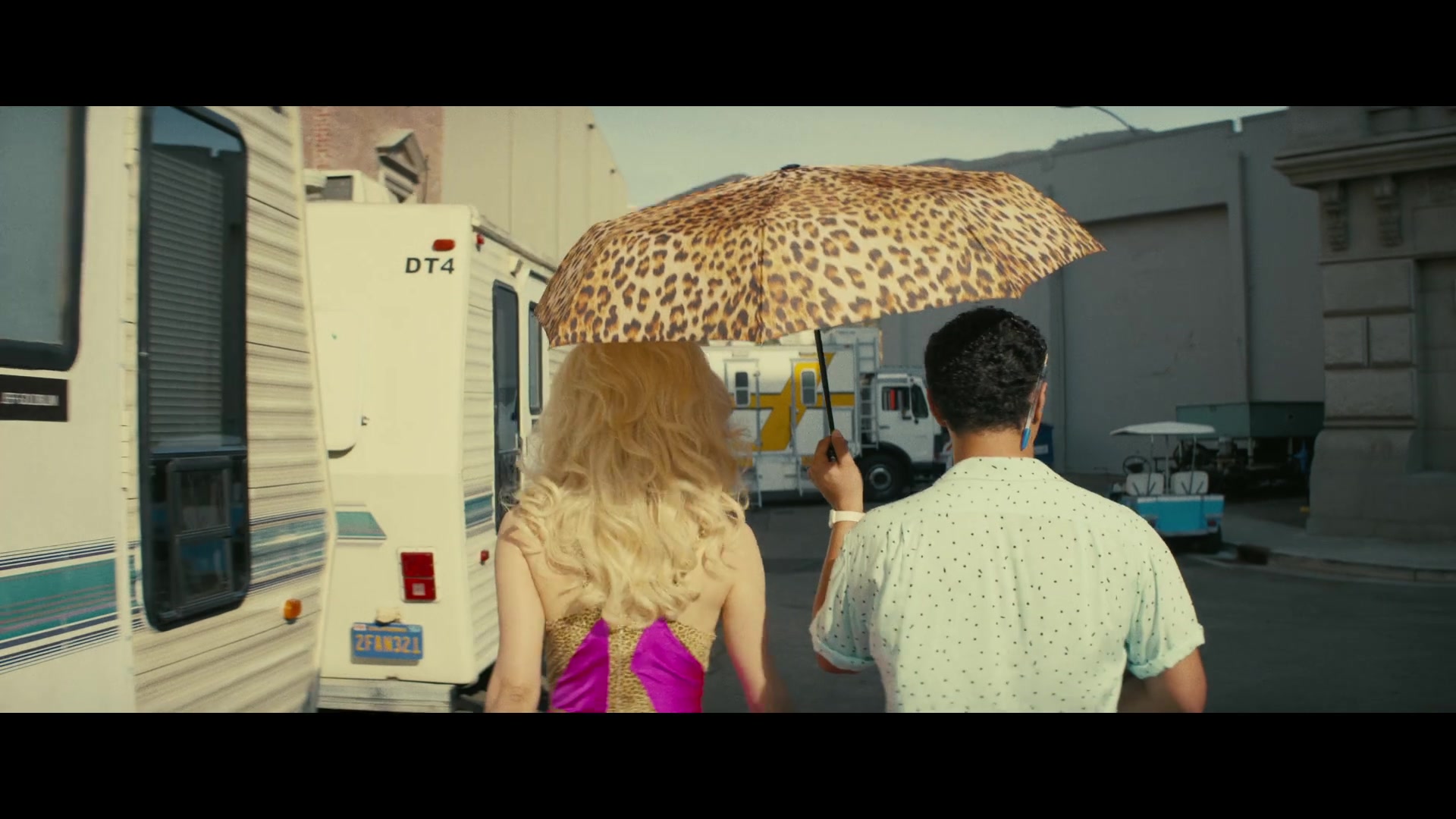 Angelyne_S01E03_Glow_in_the_Dark_Queen_of_the_Universe_1080p_ERW_003810.jpg