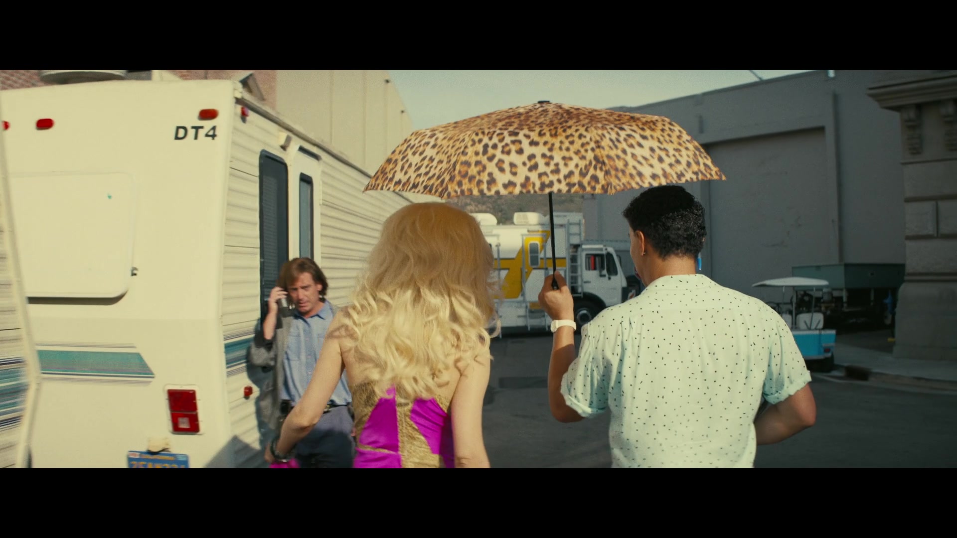 Angelyne_S01E03_Glow_in_the_Dark_Queen_of_the_Universe_1080p_ERW_003813.jpg