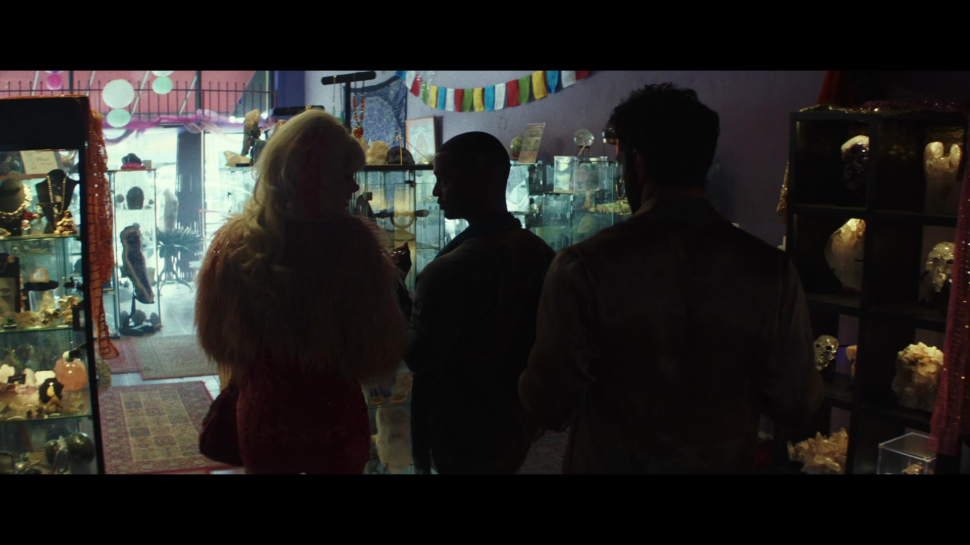 Angelyne_S01E03_Glow_in_the_Dark_Queen_of_the_Universe_1080p_ERW_004429.jpg