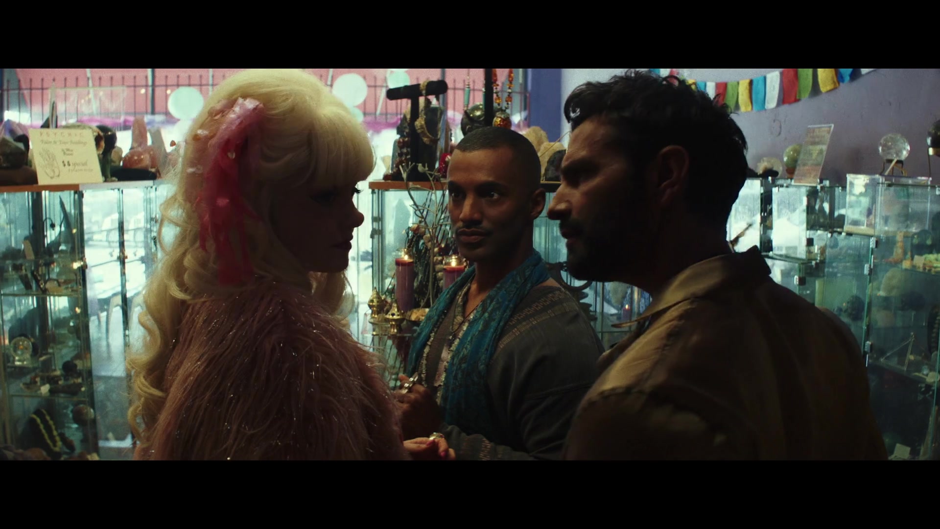 Angelyne_S01E03_Glow_in_the_Dark_Queen_of_the_Universe_1080p_ERW_004445.jpg