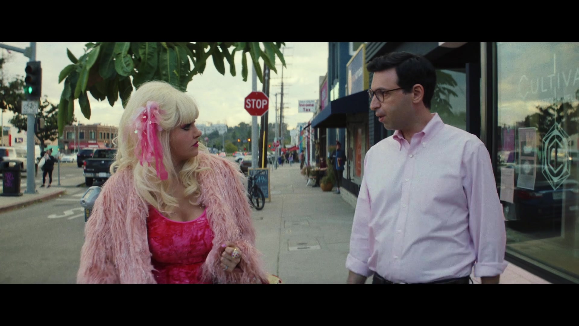 Angelyne_S01E03_Glow_in_the_Dark_Queen_of_the_Universe_1080p_ERW_004610.jpg