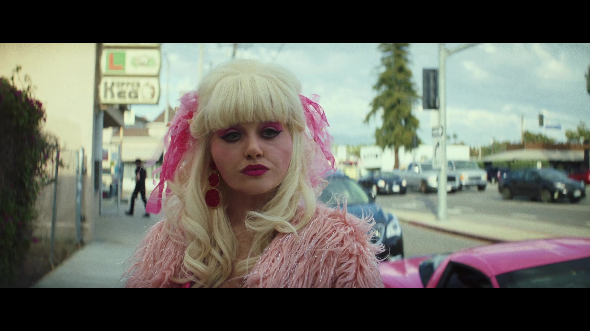 Angelyne_S01E03_Glow_in_the_Dark_Queen_of_the_Universe_1080p_ERW_004692.jpg
